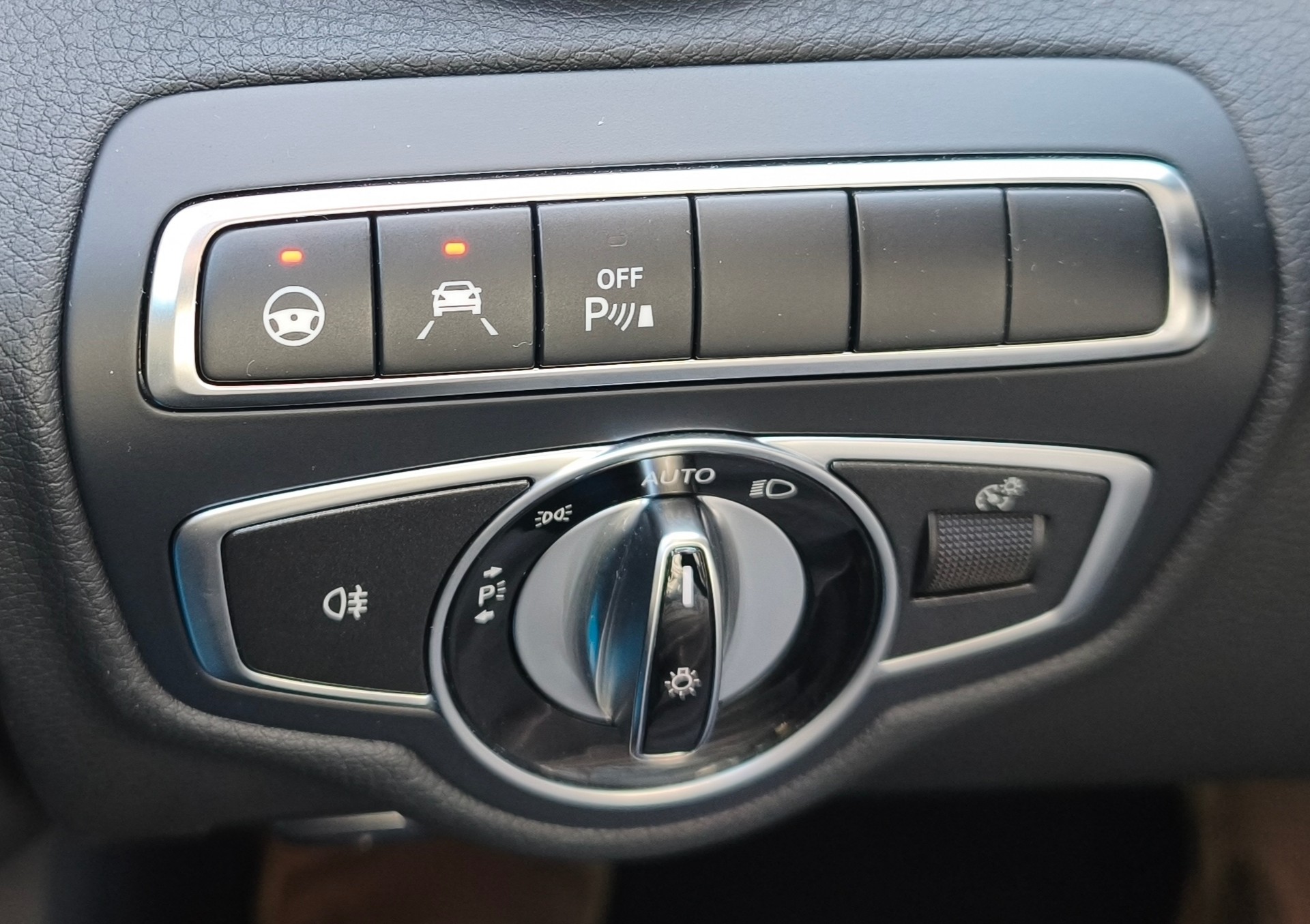 MERCEDES-BENZ C 350 e Avantgarde 7G-Tronic HYBRID-image-21