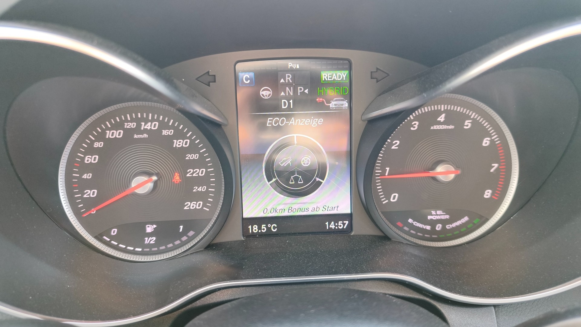 MERCEDES-BENZ C 350 e Avantgarde 7G-Tronic HYBRID-image-12
