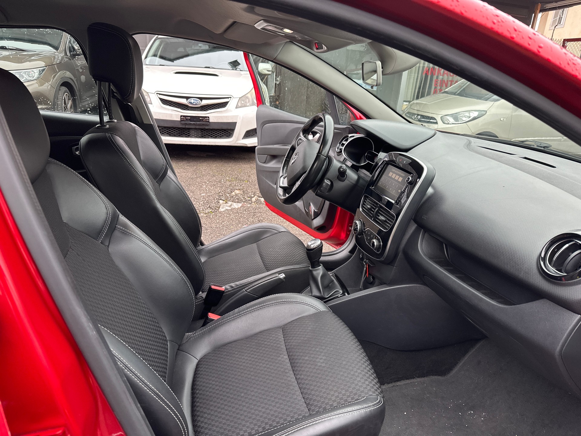 RENAULT Clio 0.9 Intens-image-12