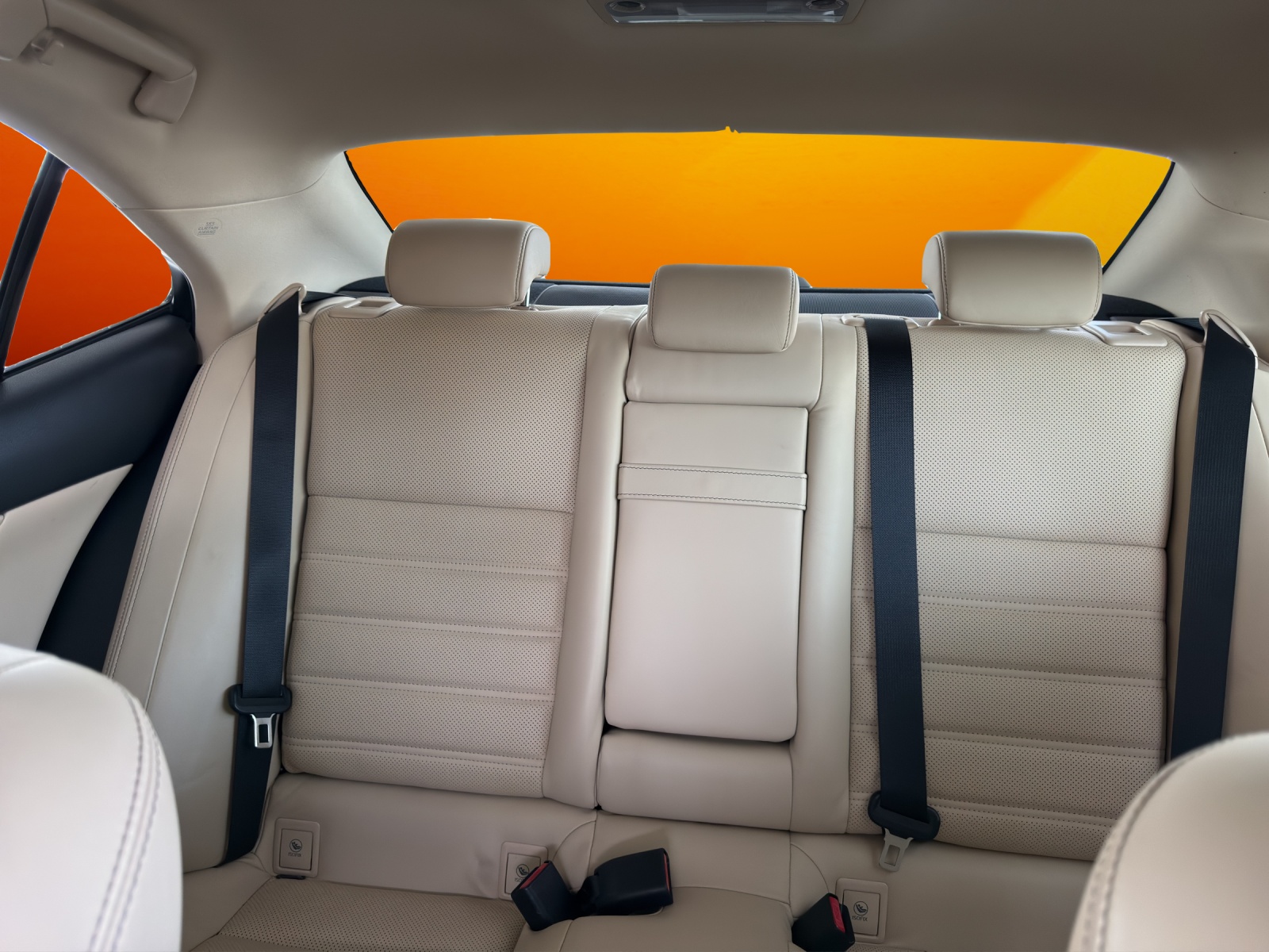 LEXUS IS 300h excellence Automatic-image-11