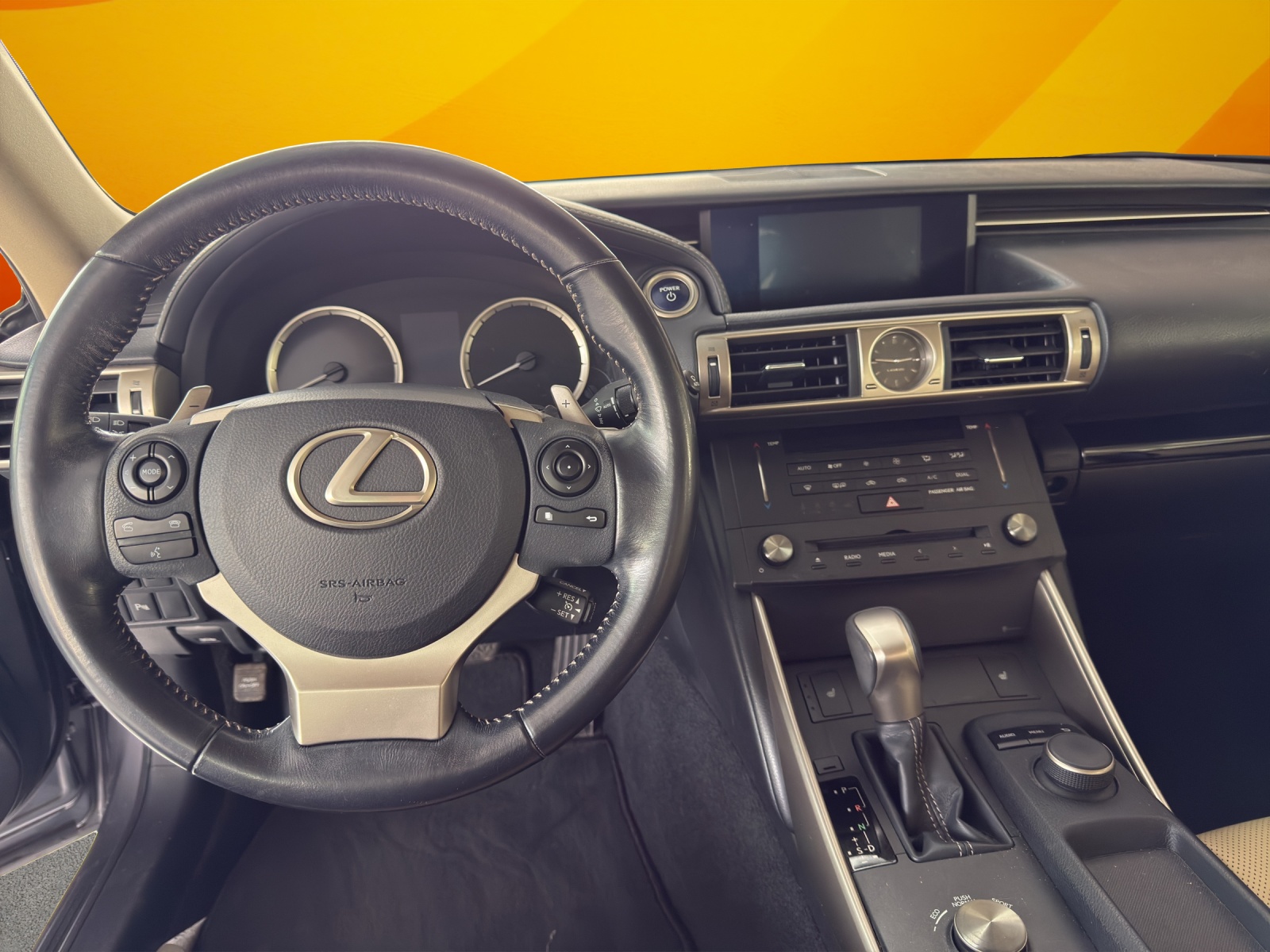 LEXUS IS 300h excellence Automatic-image-8