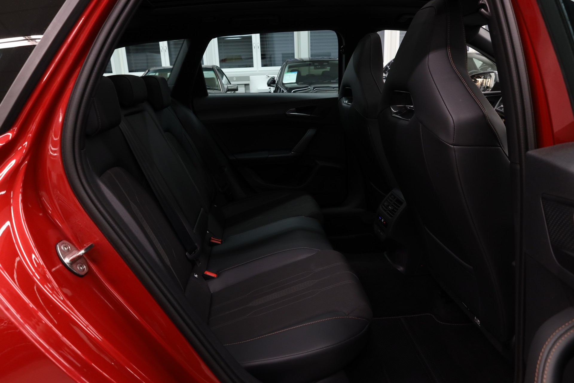 CUPRA Leon ST 2.0 TSI 370 VZ Cup 4Drive DSG-image-26