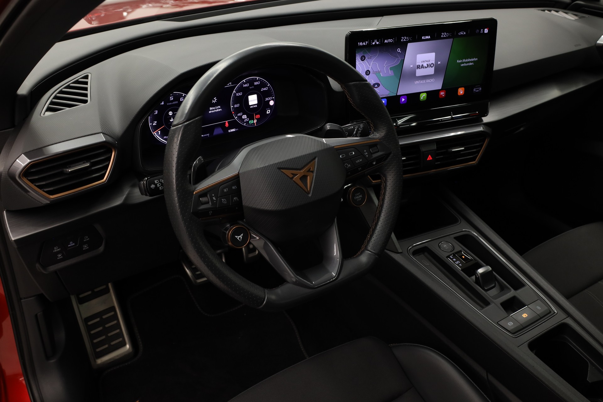 CUPRA Leon ST 2.0 TSI 370 VZ Cup 4Drive DSG-image-16