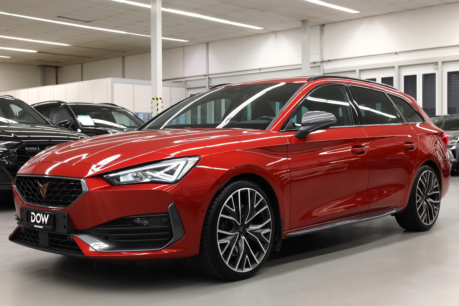 CUPRA Leon ST 2.0 TSI 370 VZ Cup 4Drive DSG-showroom-element-3