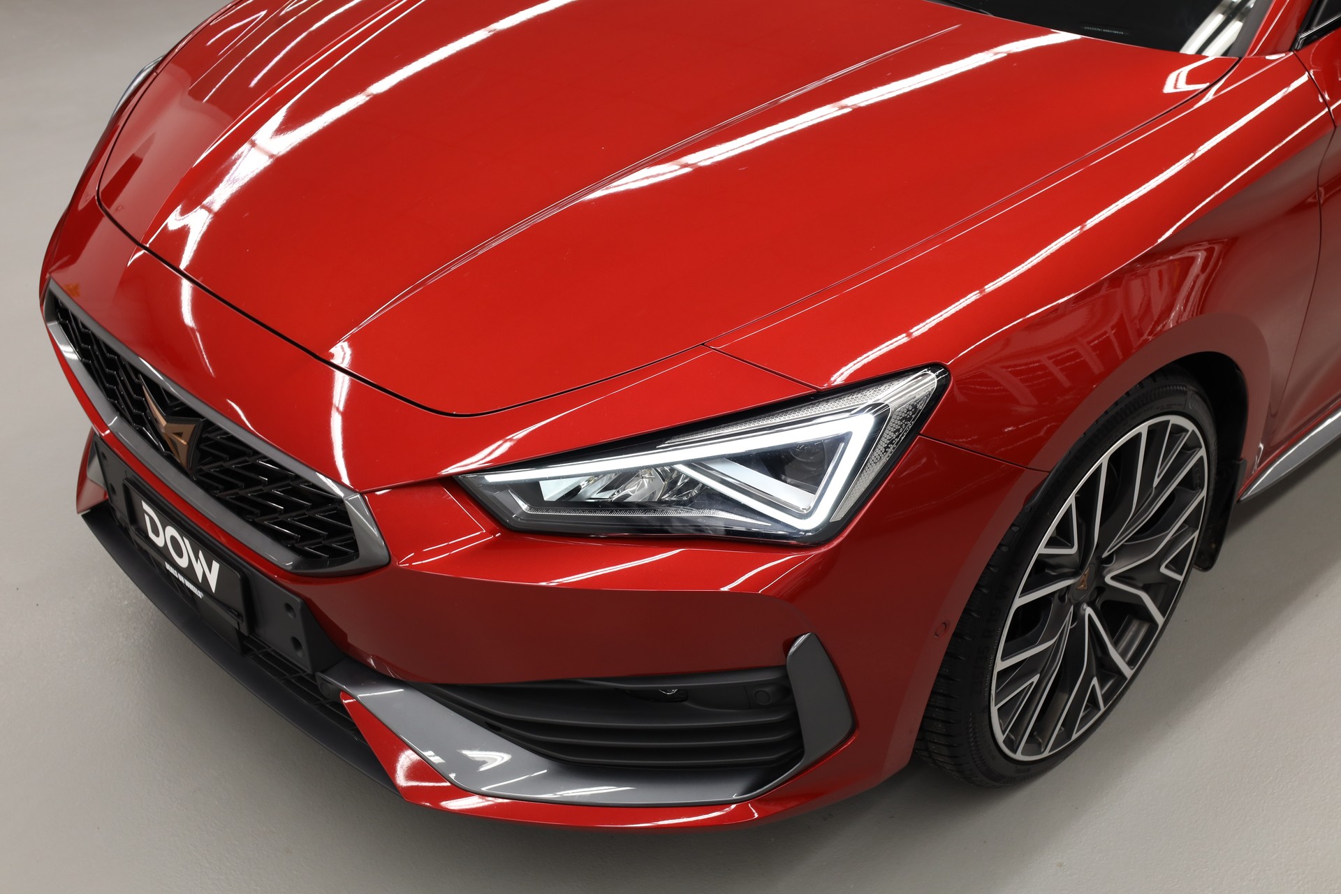 CUPRA Leon ST 2.0 TSI 370 VZ Cup 4Drive DSG-image-5