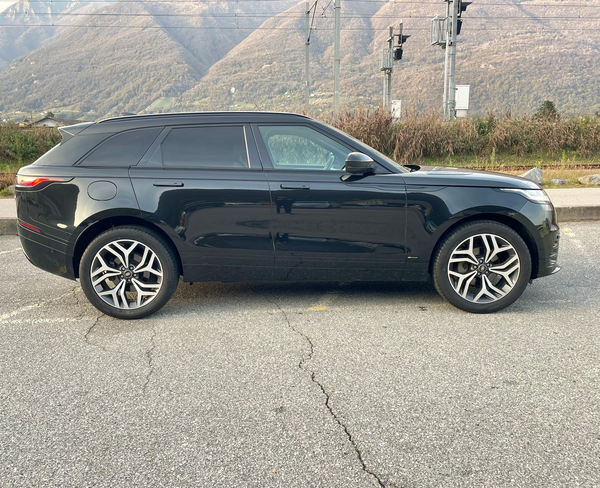LAND ROVER Range Rover Velar R-Dynamic P 250 SE Automatic-image-11