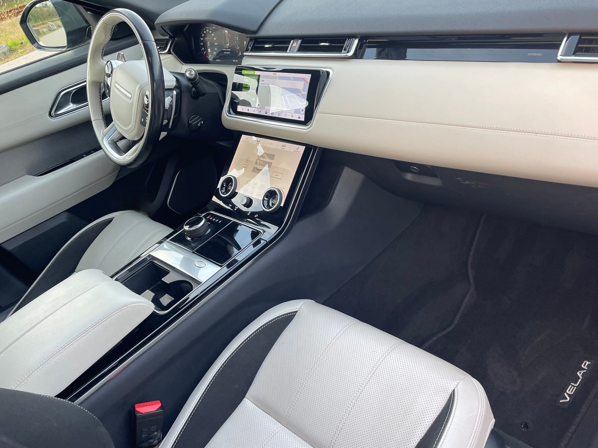 LAND ROVER Range Rover Velar R-Dynamic P 250 SE Automatic-image-13