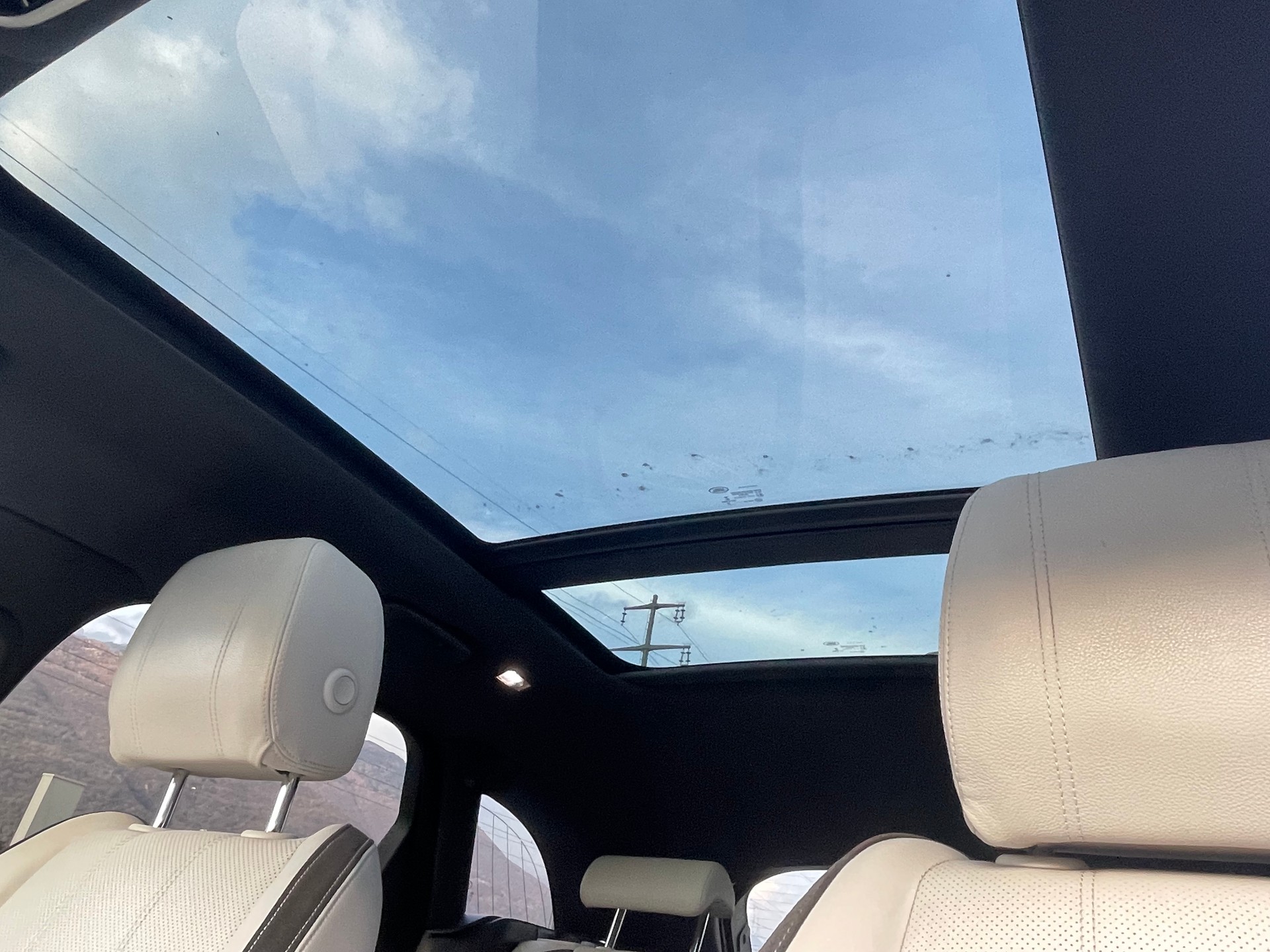 LAND ROVER Range Rover Velar R-Dynamic P 250 SE Automatic-image-4