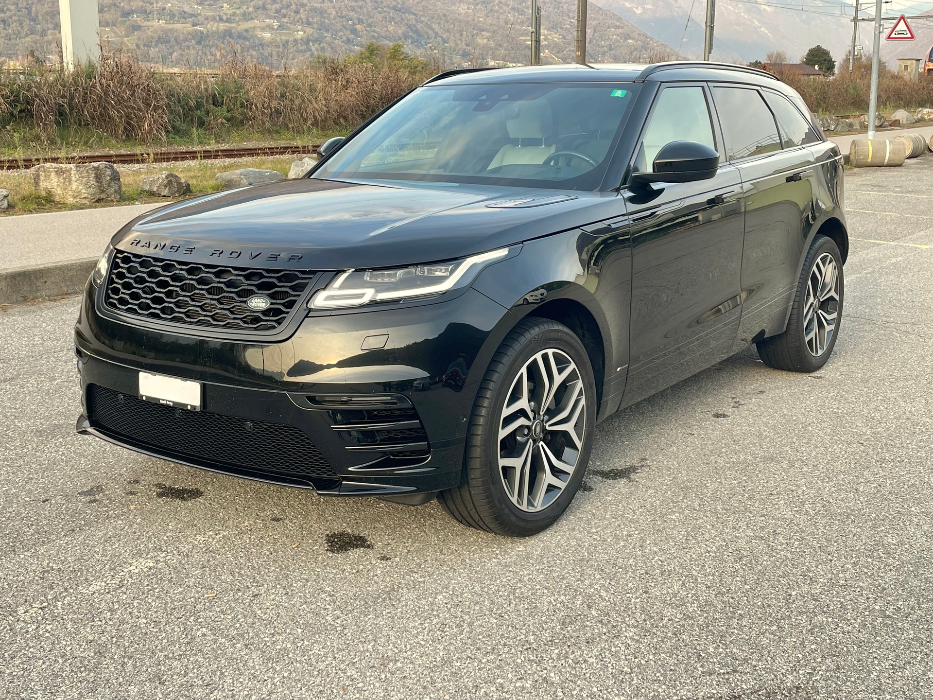 LAND ROVER Range Rover Velar R-Dynamic P 250 SE Automatic