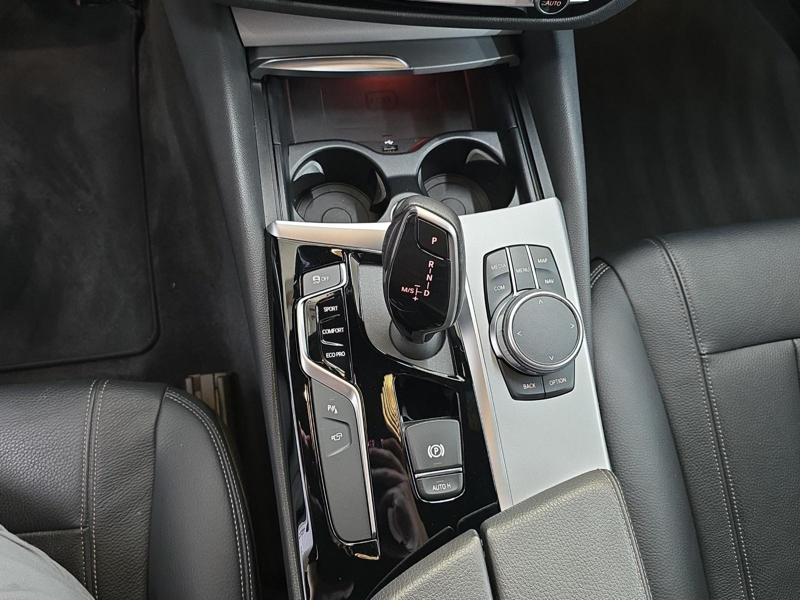 BMW 520d xDrive Touring-image-18