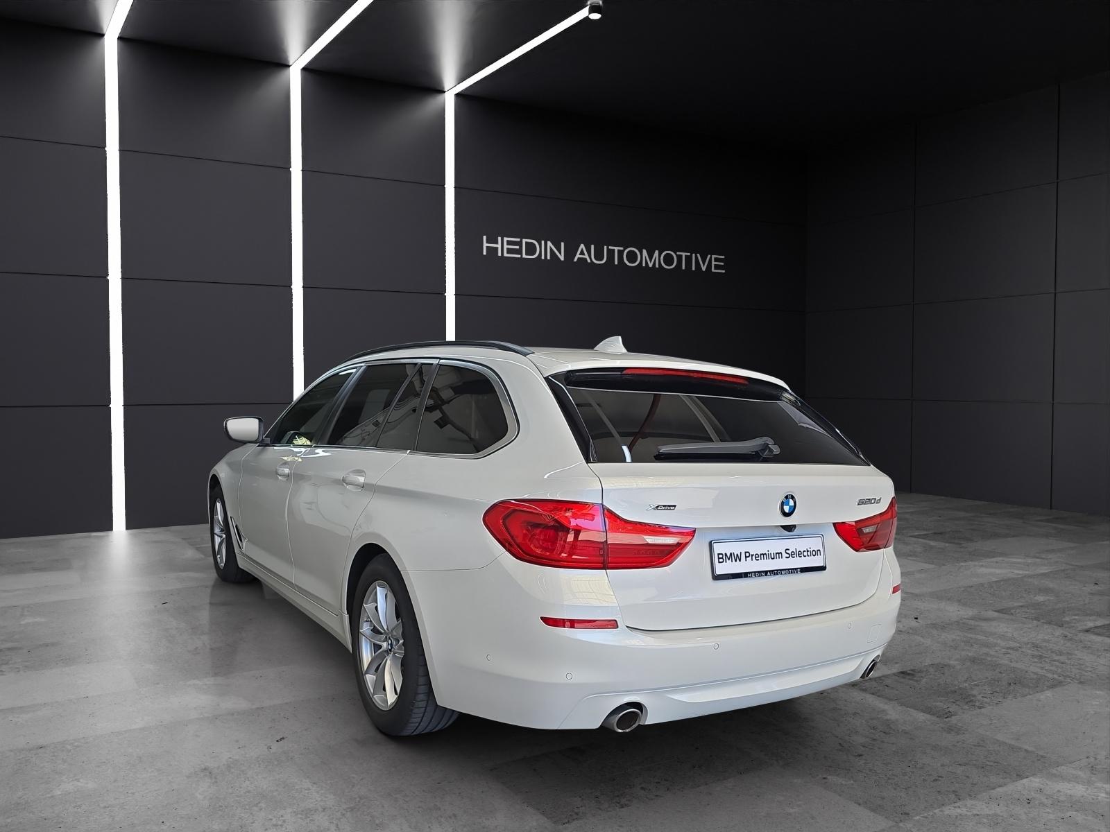 BMW 520d xDrive Touring-showroom-element-2