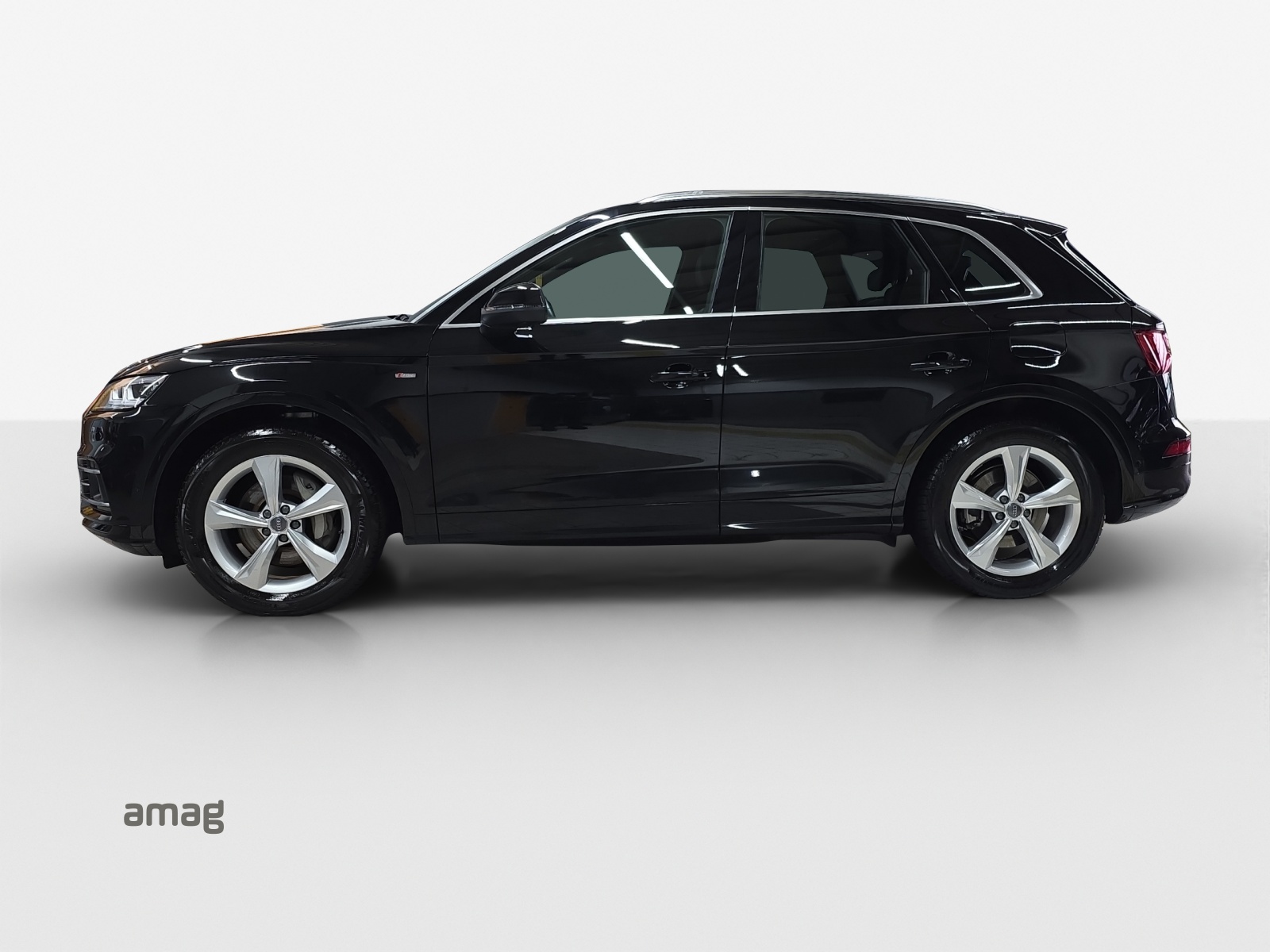 AUDI Q5 55 TFSI e sport quattro-showroom-element-1