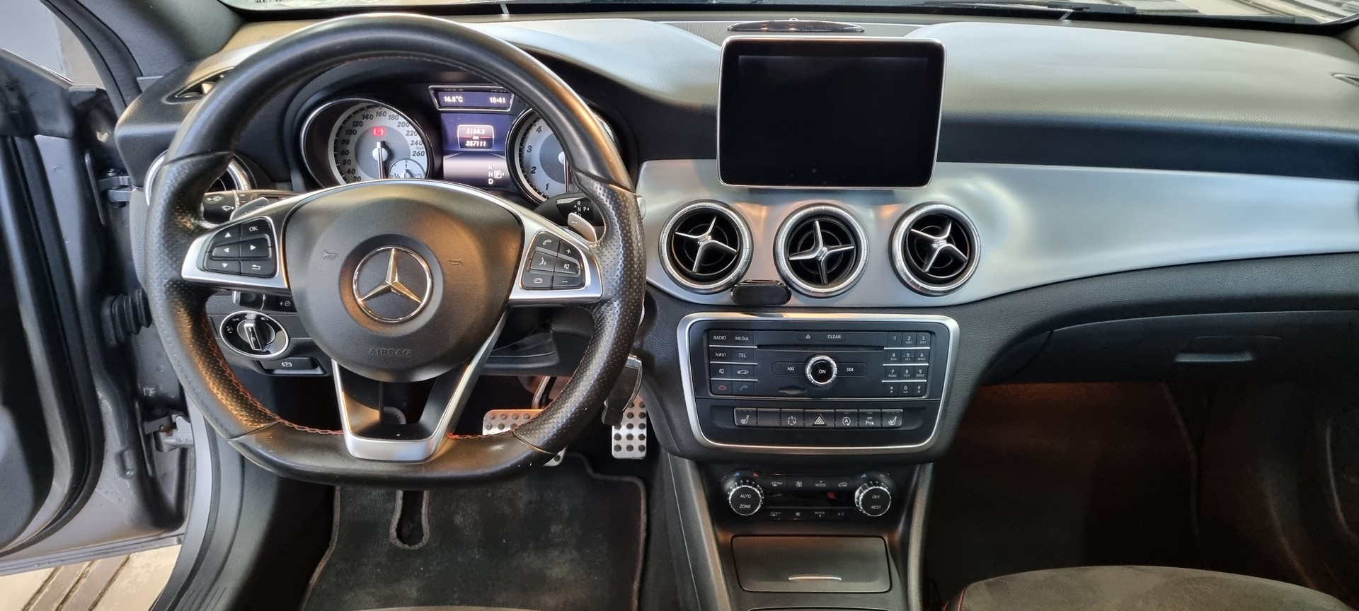 MERCEDES-BENZ CLA Shooting Brake 250 AMG Line 7G-DCT 4Matic-image-6