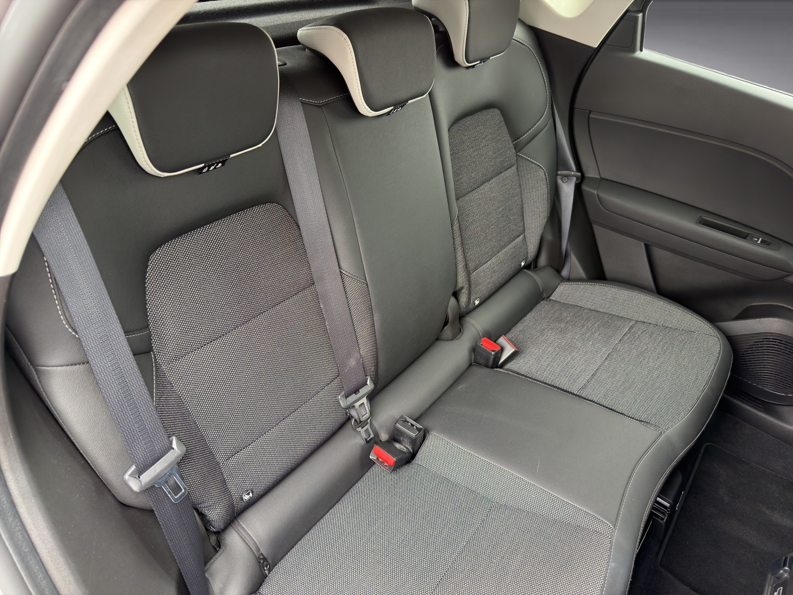 MITSUBISHI ASX 1.6 PHEV Intense-image-14