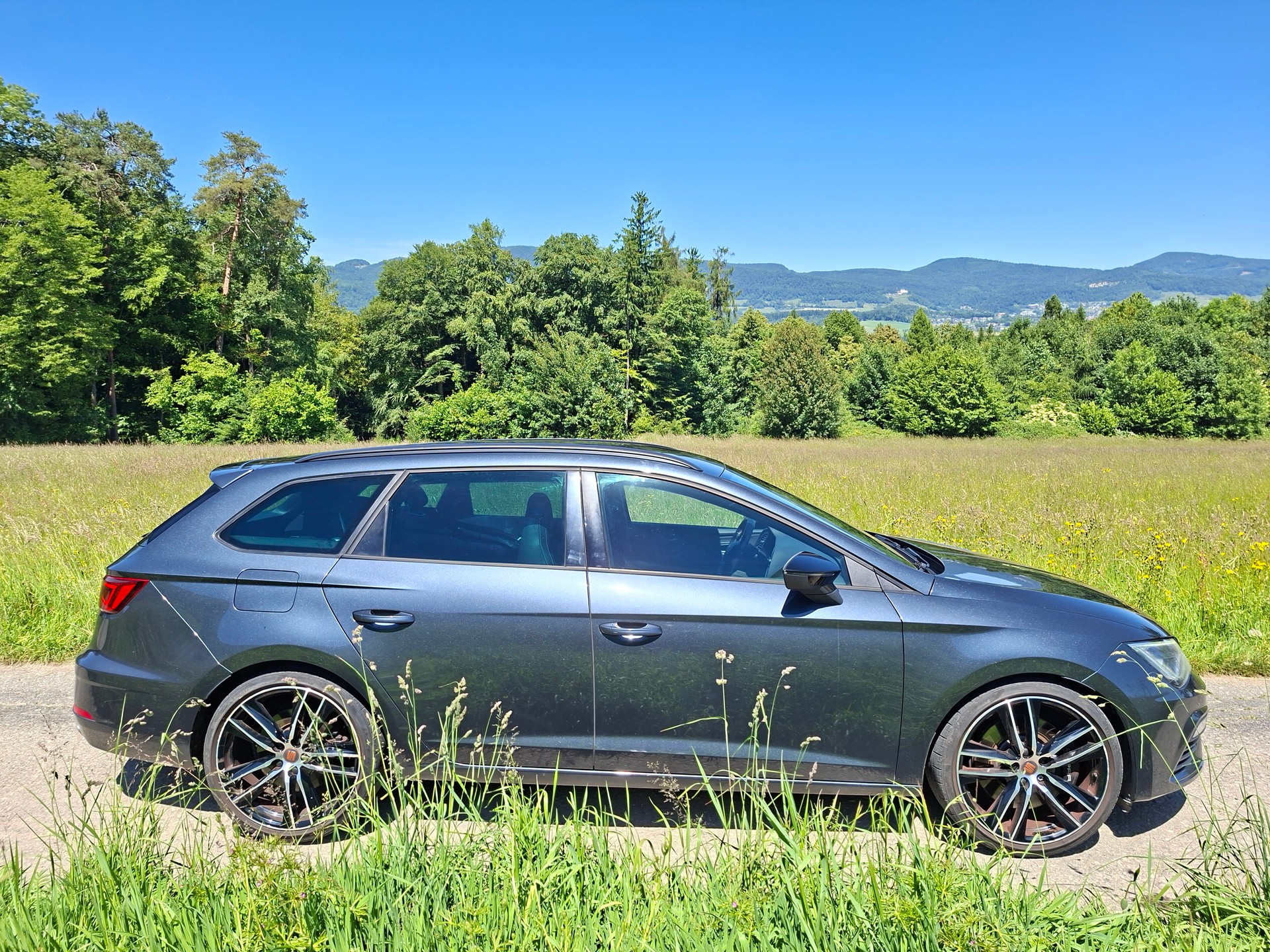 SEAT Leon ST 2.0 TSI Cupra 300 4 Drive DSG-image-4