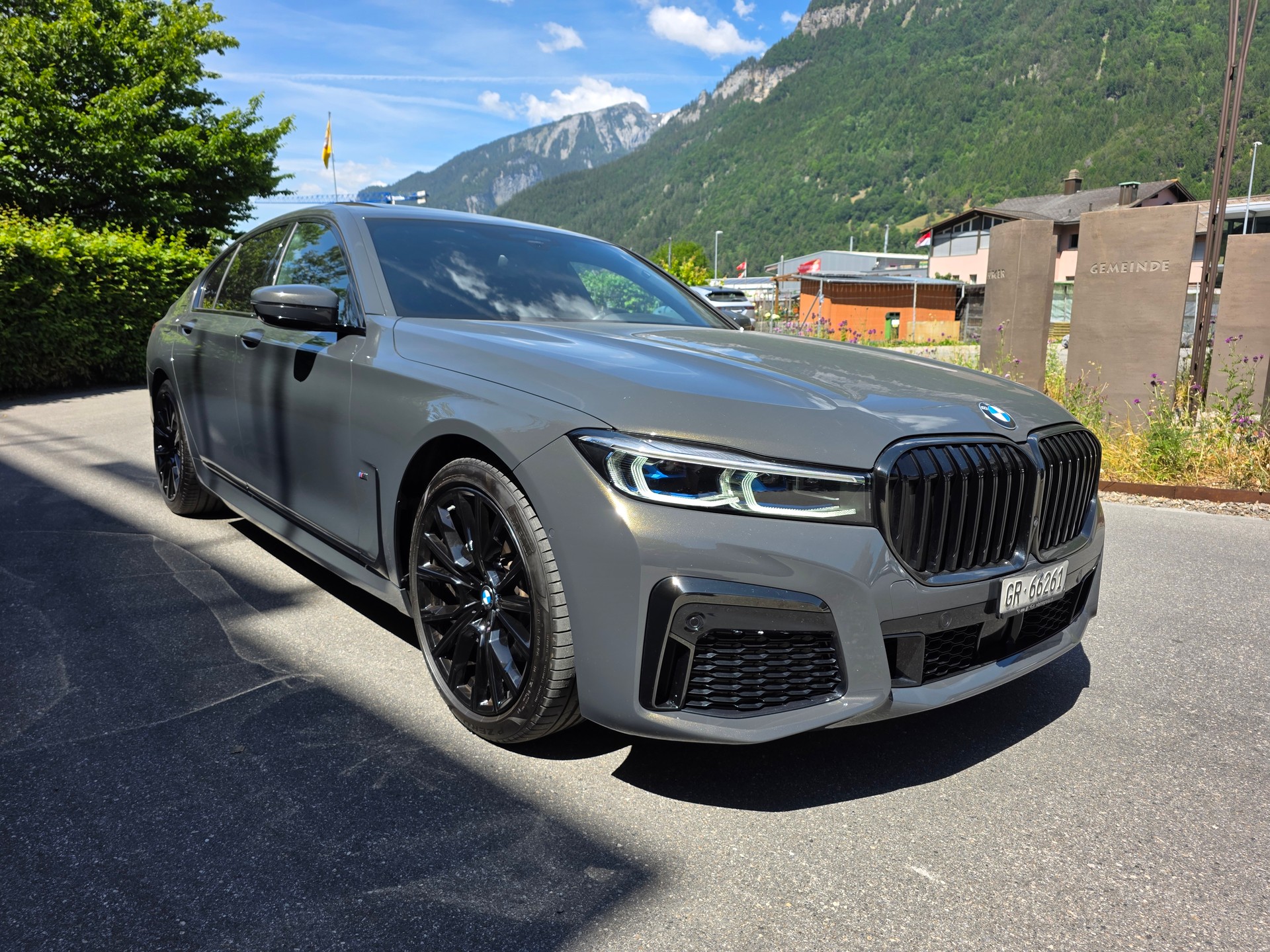 BMW 730d xDrive 48V M Sport Steptronic-image-6