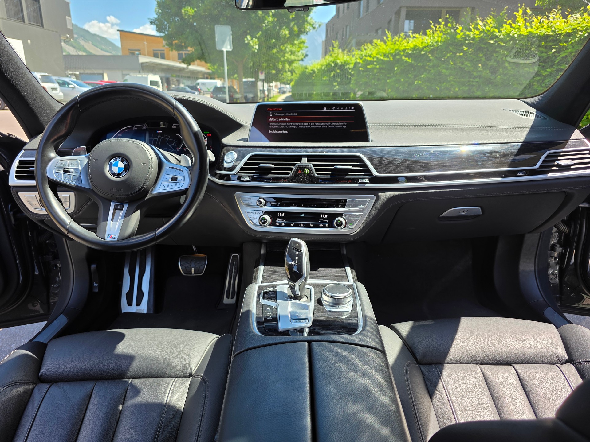 BMW 730d xDrive 48V M Sport Steptronic-image-14