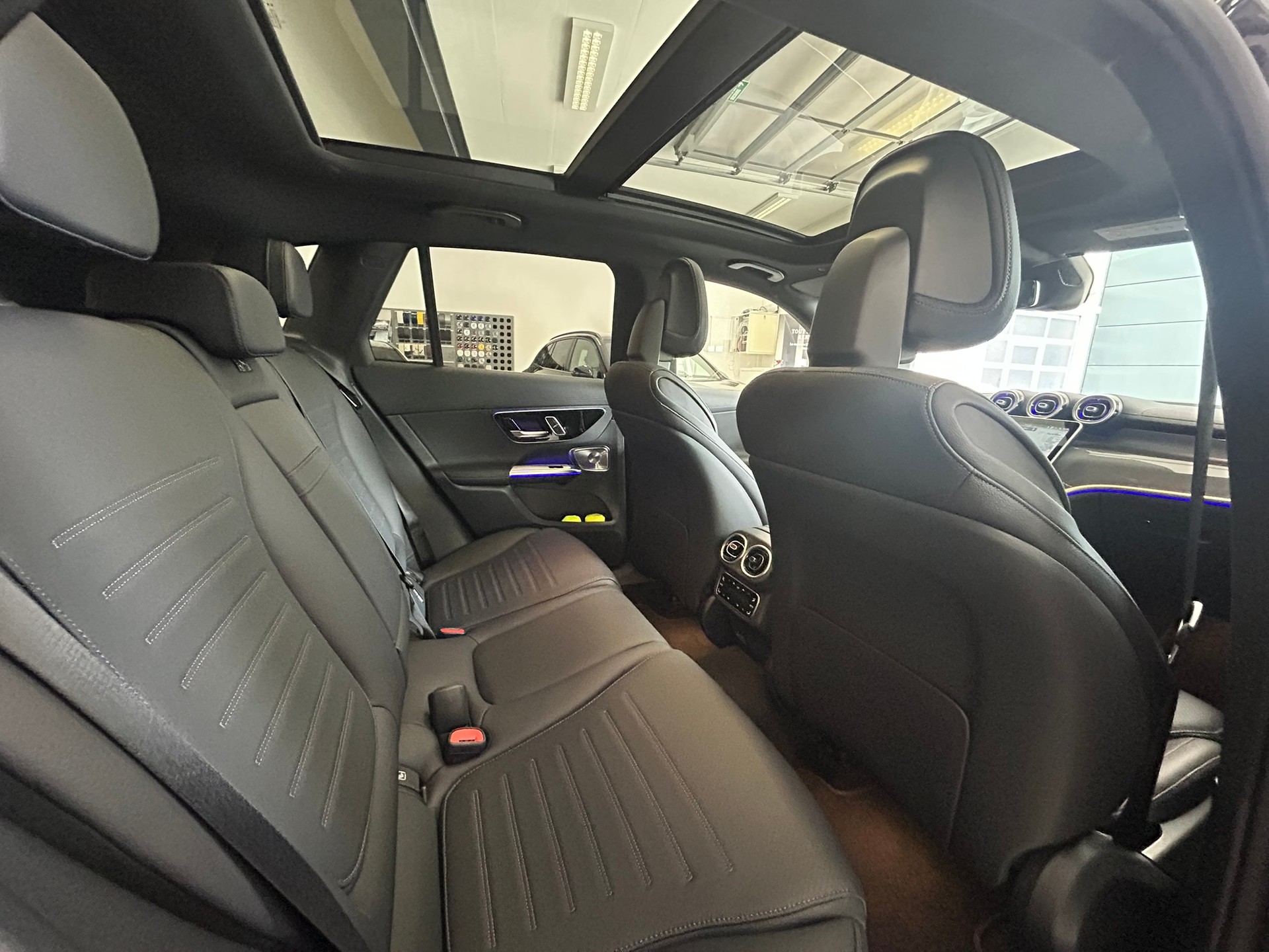MERCEDES-BENZ GLC 400 e 4Matic AMG Line EQ Star 9G-Tronic-image-10