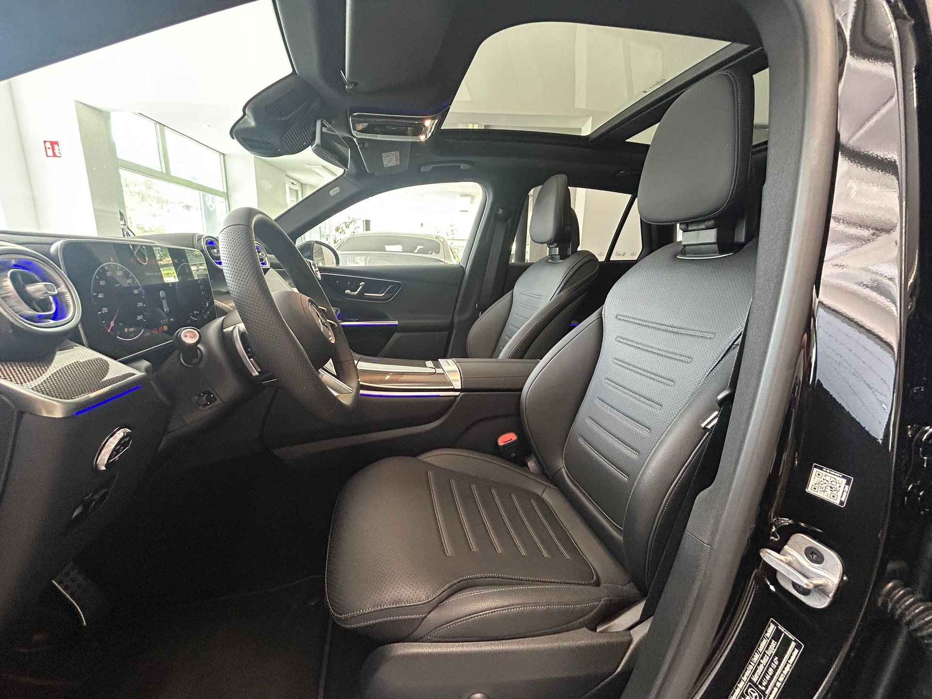 MERCEDES-BENZ GLC 400 e 4Matic AMG Line EQ Star 9G-Tronic-image-8