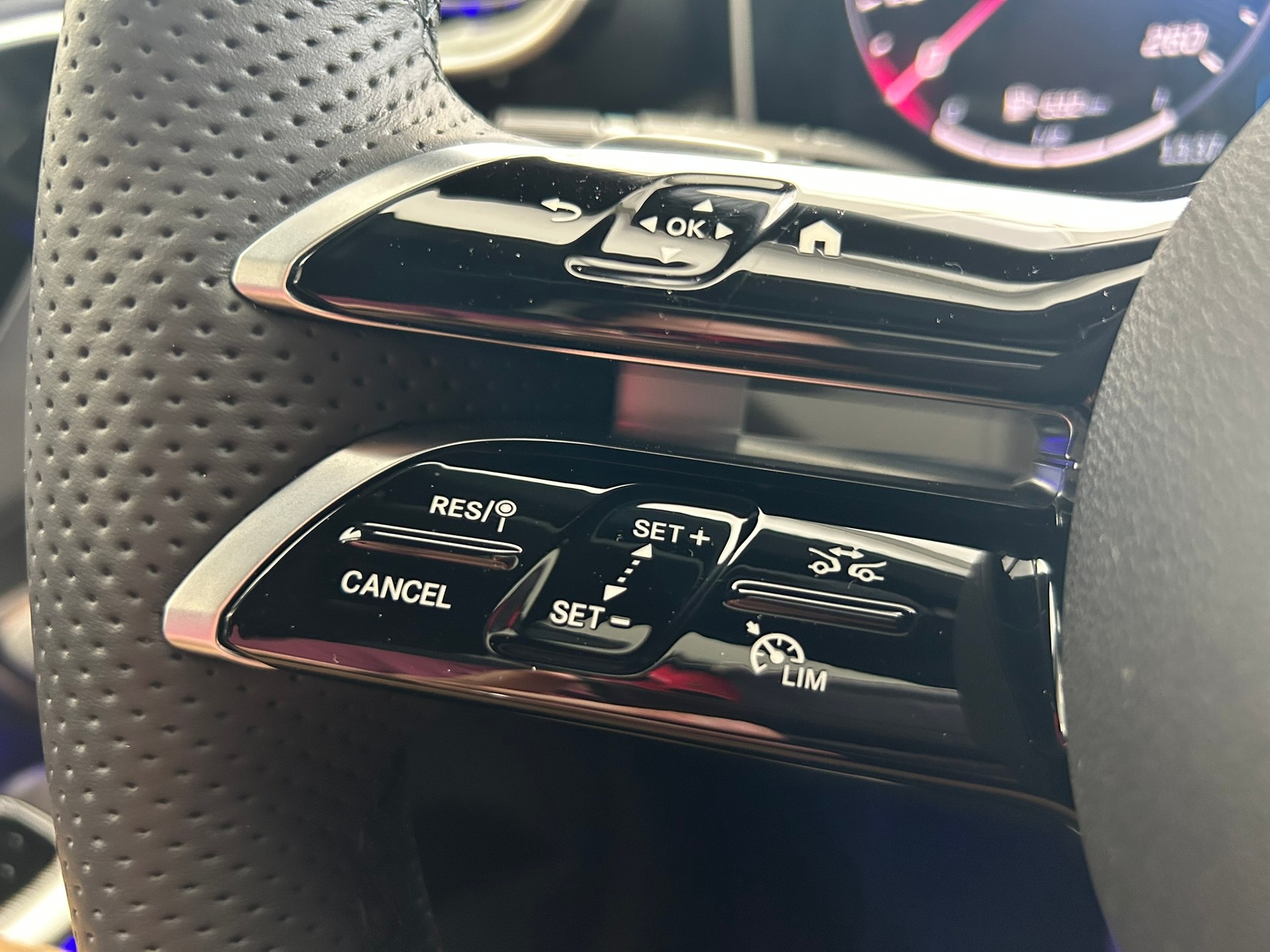 MERCEDES-BENZ GLC 400 e 4Matic AMG Line EQ Star 9G-Tronic-image-20