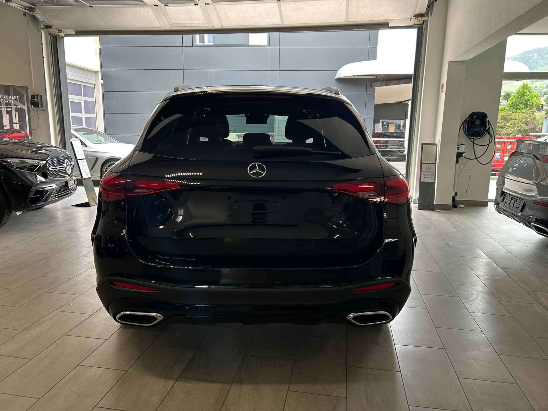 MERCEDES-BENZ GLC 400 e 4Matic AMG Line EQ Star 9G-Tronic-image-4
