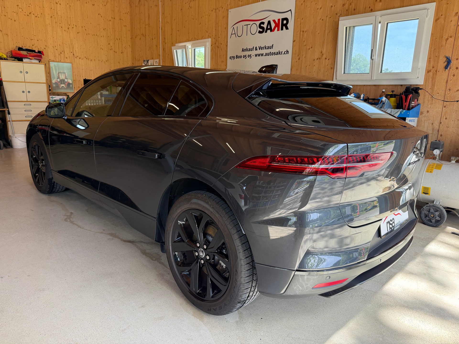 JAGUAR I-Pace EV400 SE AWD-image-5