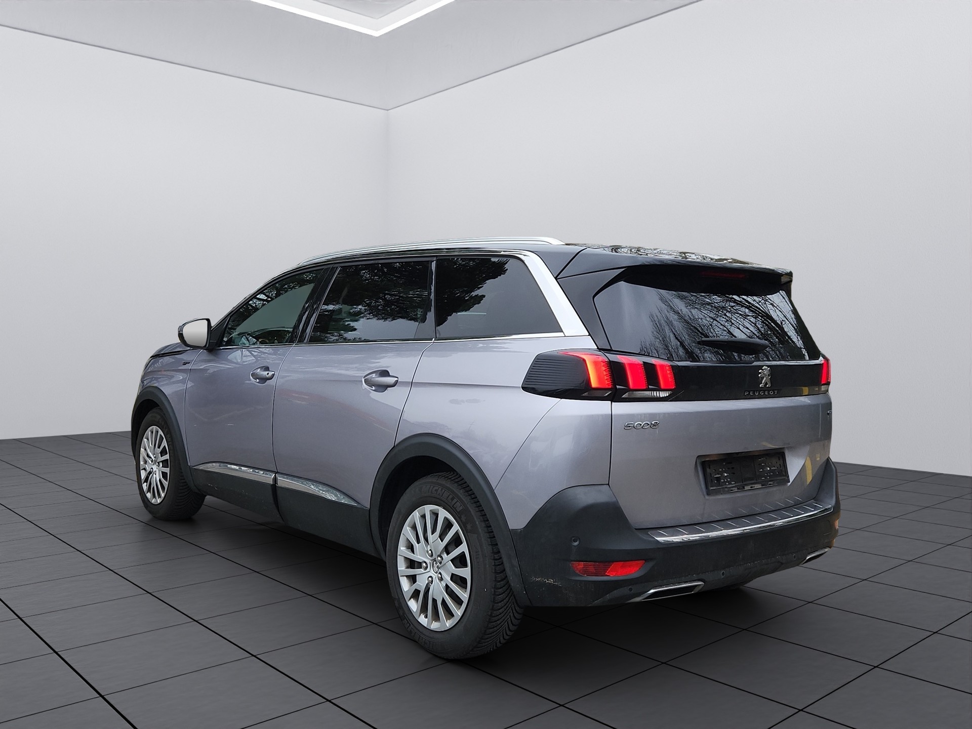 PEUGEOT 5008 2.0 BlueHDi GT EAT-image-4