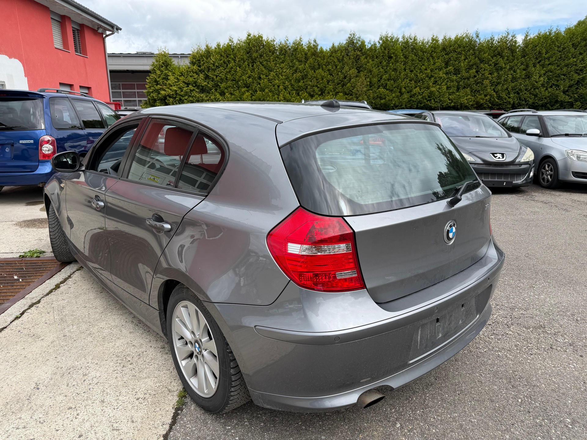 BMW 118i Dynamic Edition-image-3