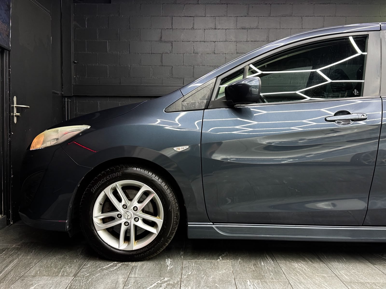 MAZDA 5 2.0 16V Sport Activematic *AHK* *7Plätzer*-image-5