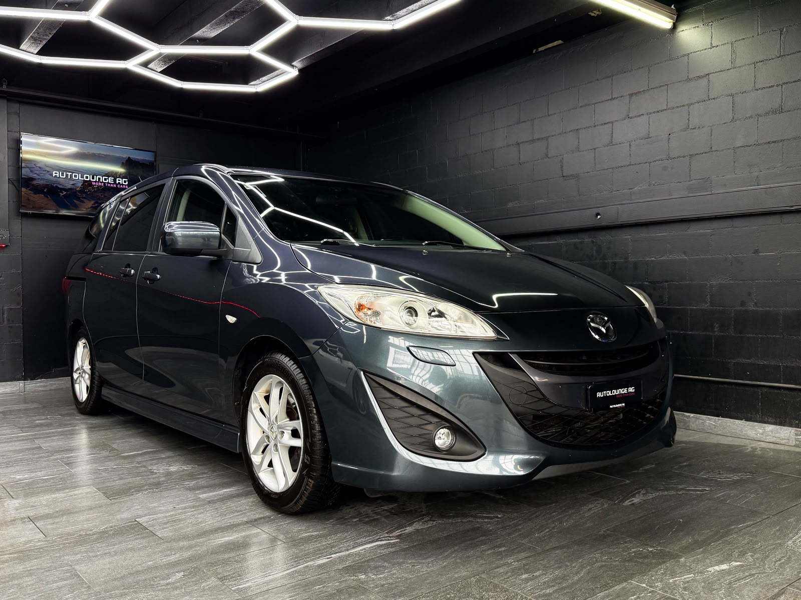 MAZDA 5 2.0 16V Sport Activematic *AHK* *7Plätzer*-showroom-element-1