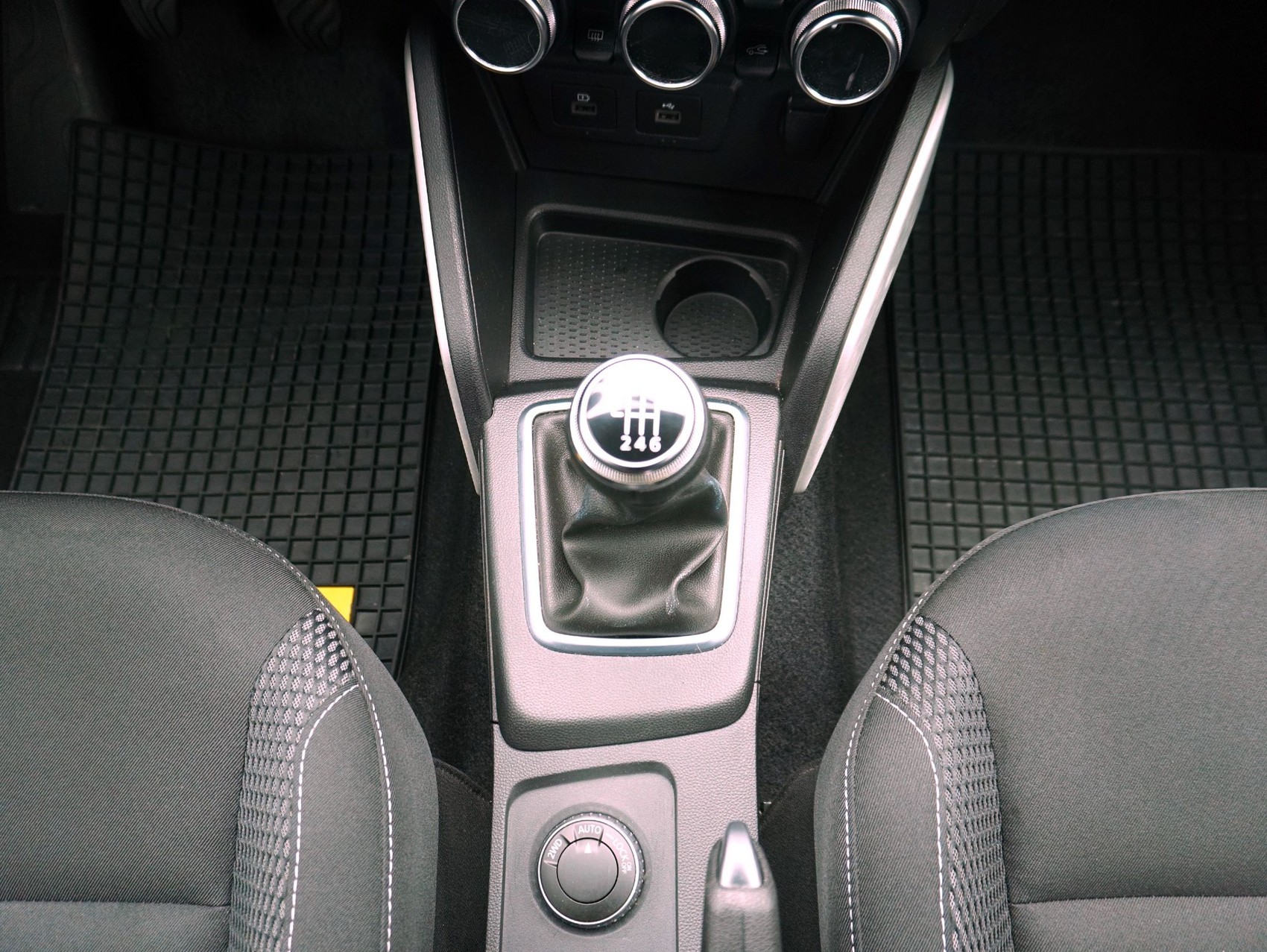 DACIA Duster 1.5 Blue dCi Prestige 4WD-image-12