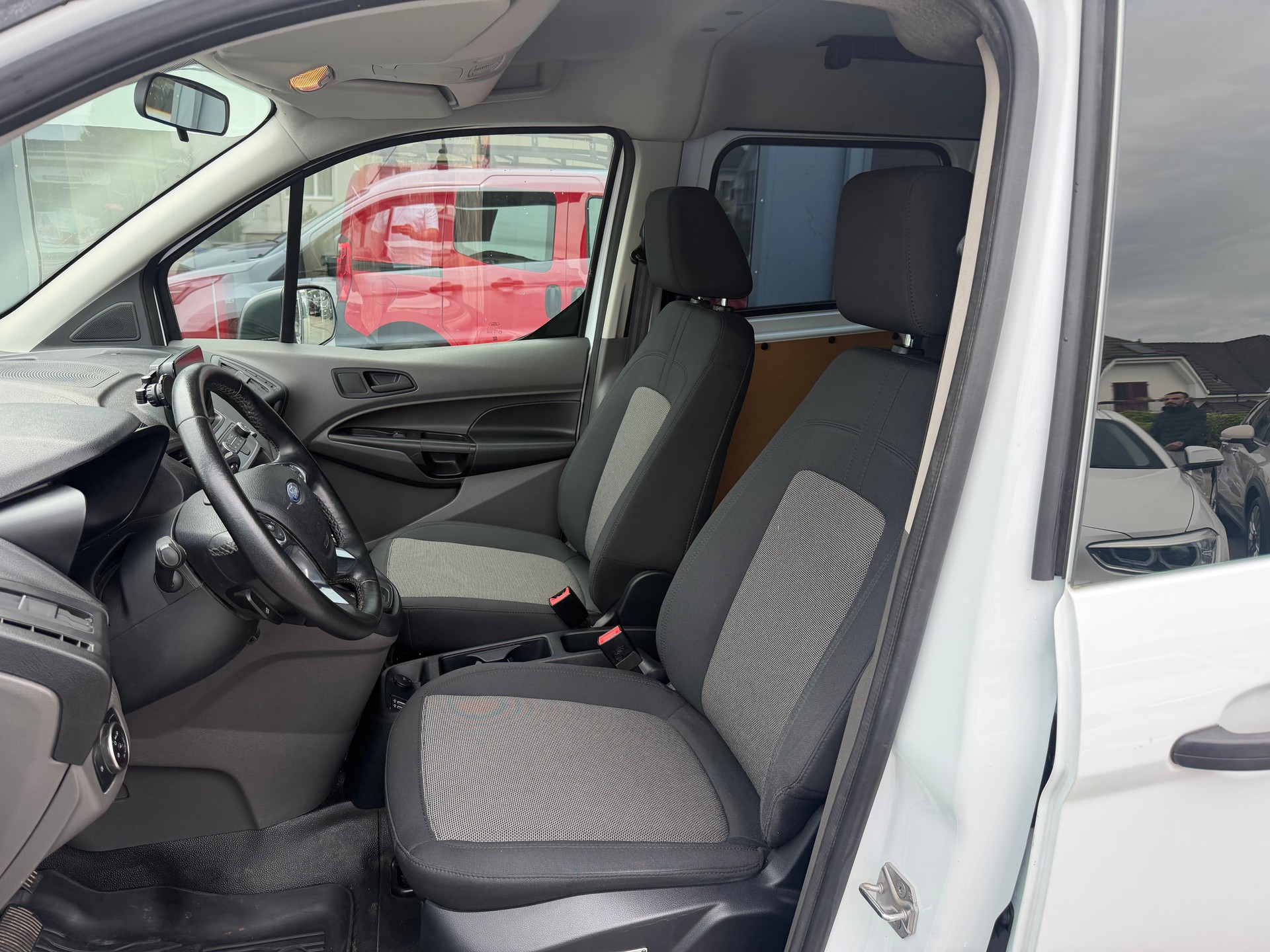 FORD Transit Connect Van T220 DCIV 1.5 EcoBlue Ambiente-image-13