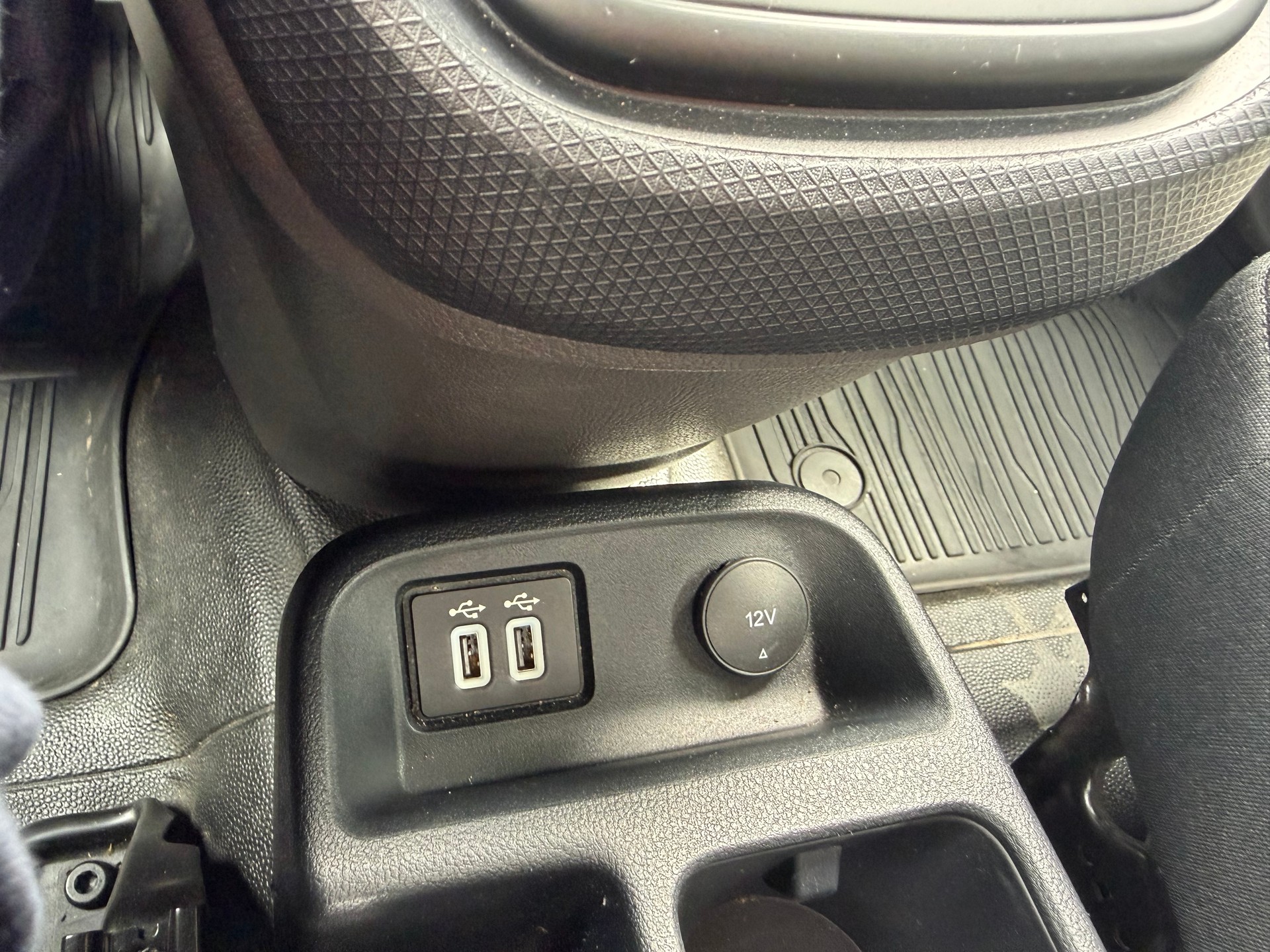 FORD Transit Connect Van T220 DCIV 1.5 EcoBlue Ambiente-image-19