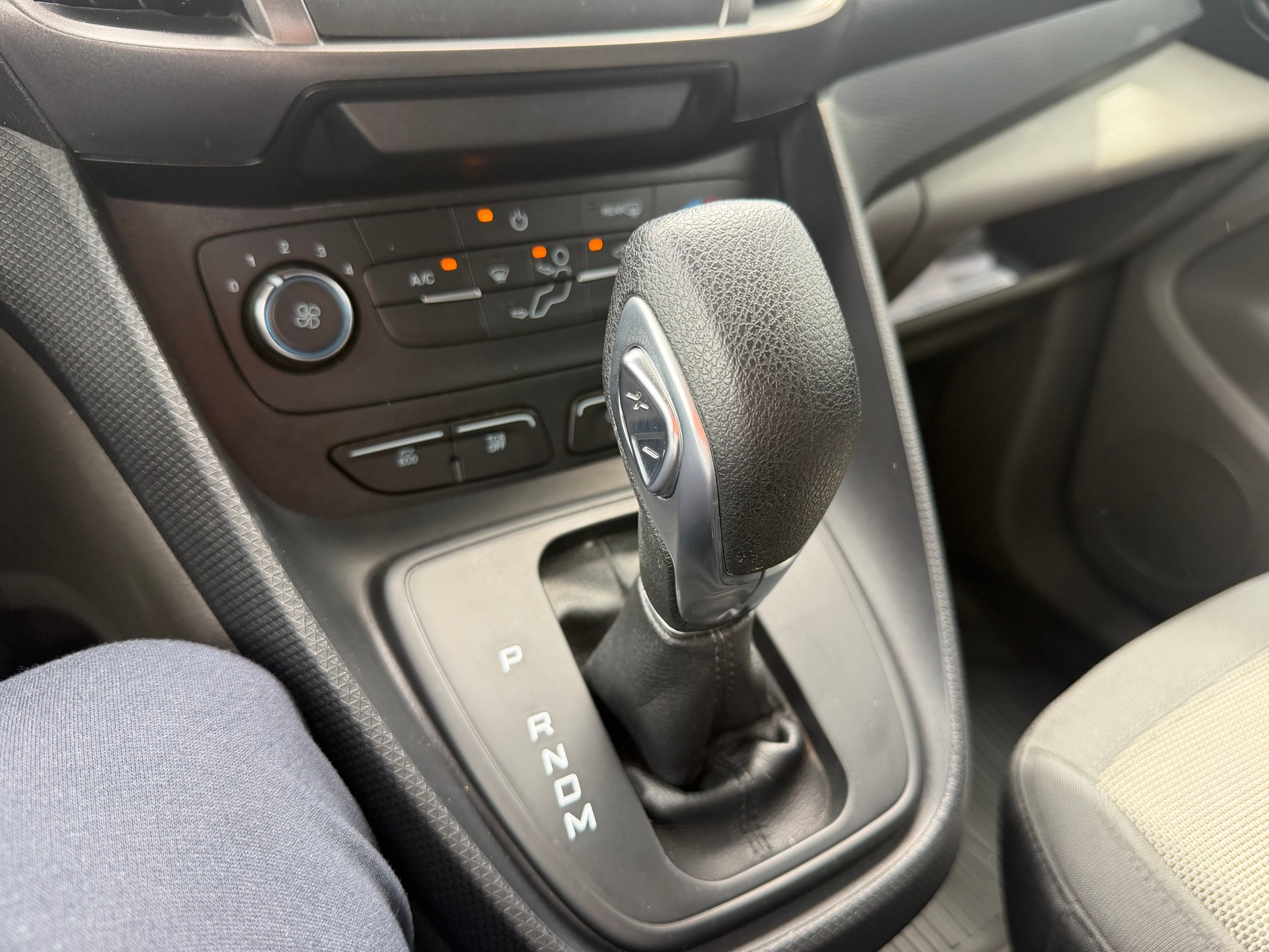 FORD Transit Connect Van T220 DCIV 1.5 EcoBlue Ambiente-image-18