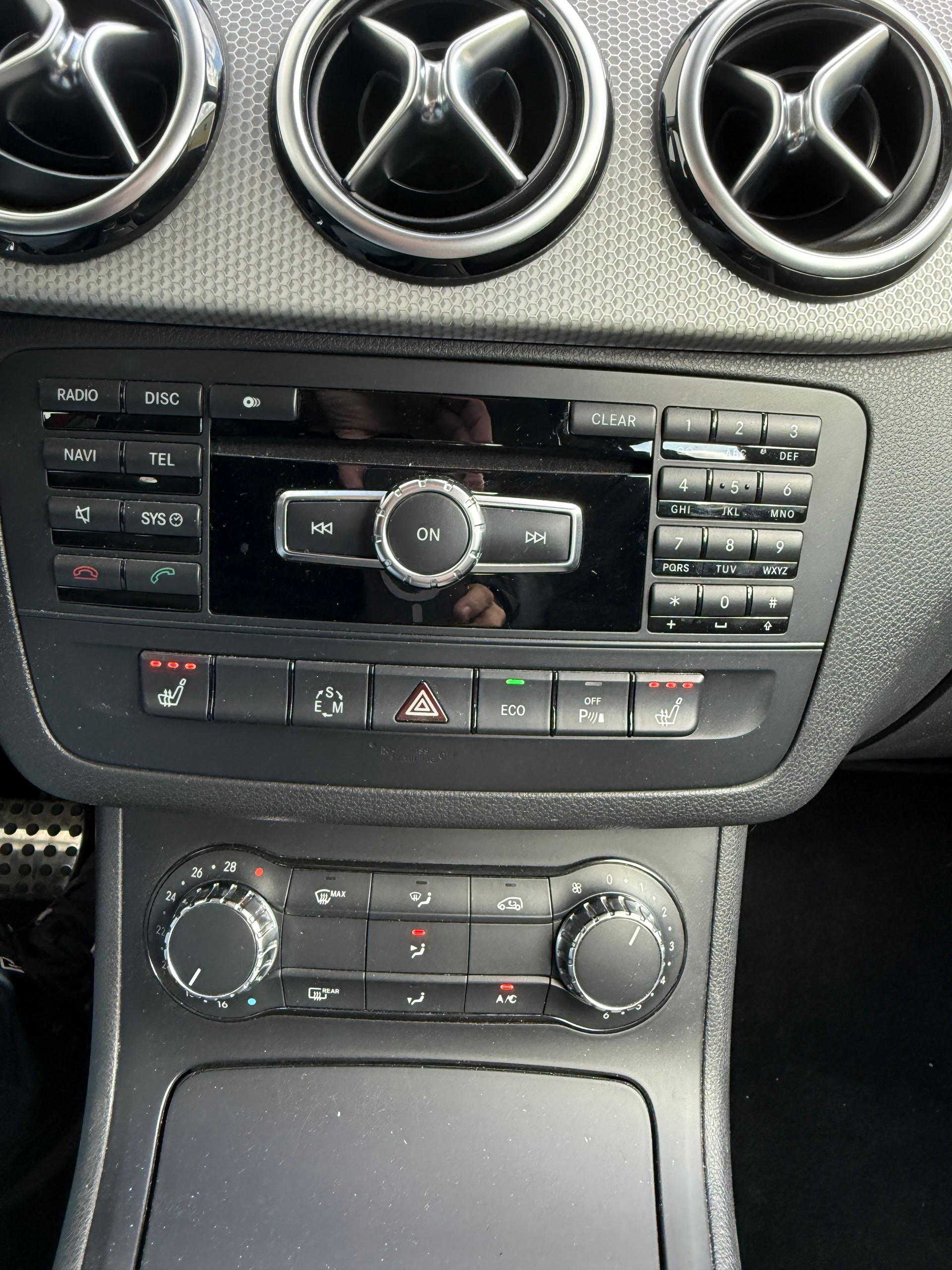 MERCEDES-BENZ B 180 7G-DCT Sport-Paket-image-9