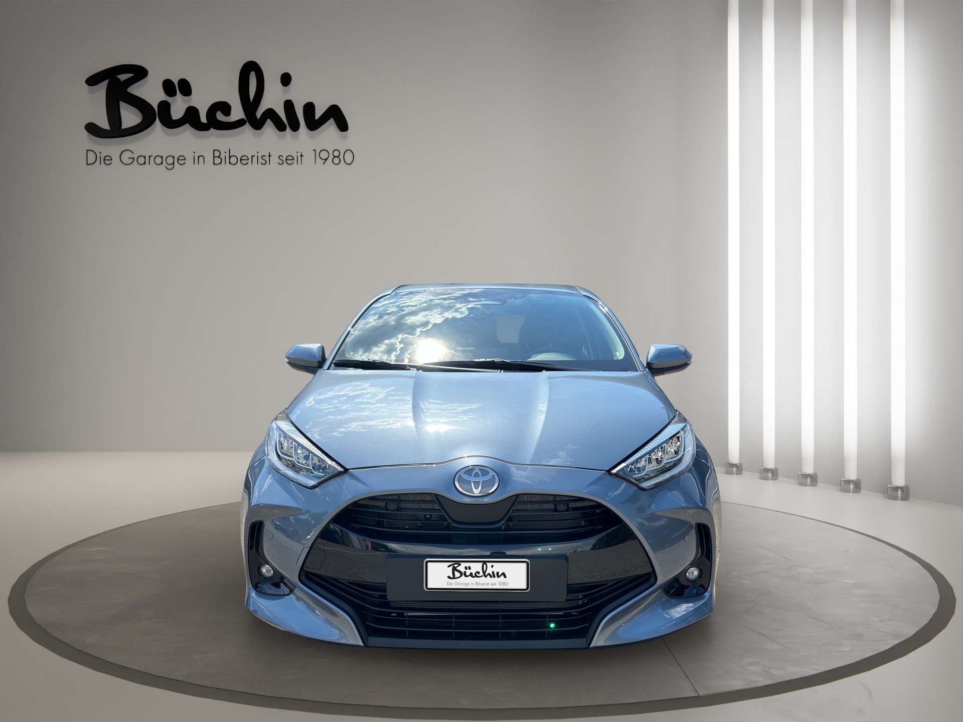 TOYOTA Yaris 1.5 Trend e-CVT-showroom-element-1