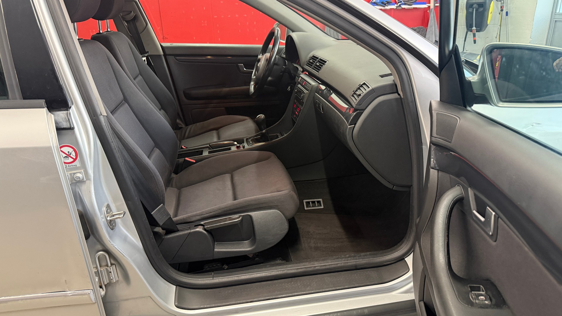 AUDI A4 Avant 1.9 TDI, frisch ab MFK, Servicegepflegt, Zahnriemen bei 252700 km. ersetzt-image-10