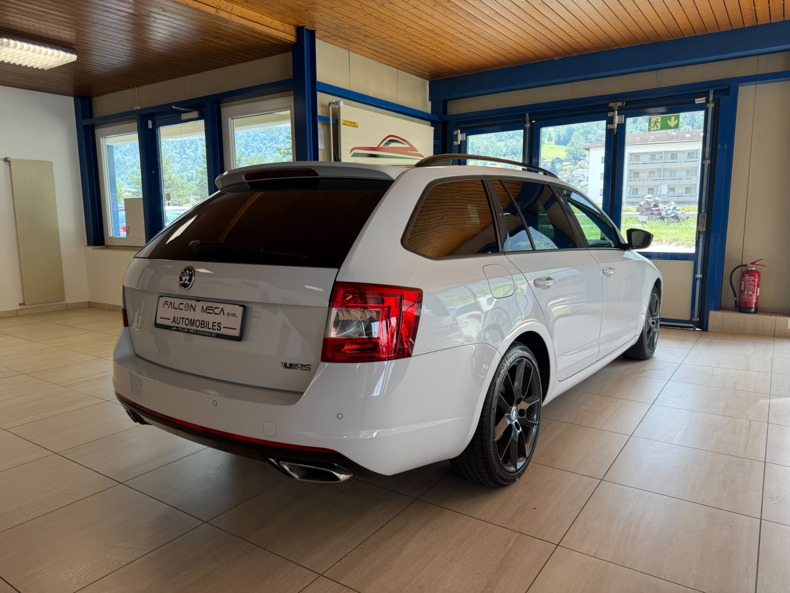 SKODA Octavia Combi 2.0 TDI RS-image-11