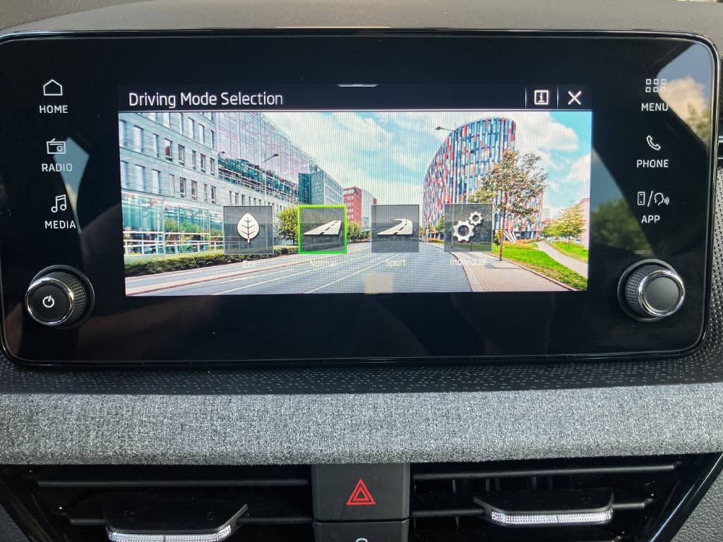 SKODA Kamiq 1.0 TSI Selection DSG-image-18