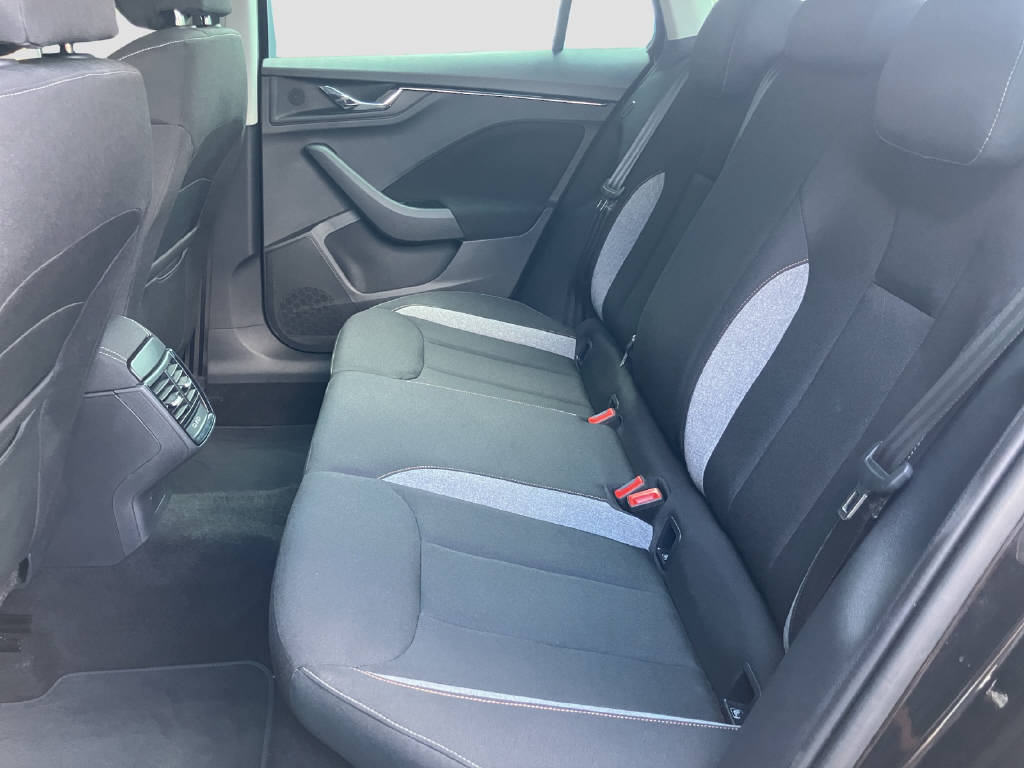 SKODA Kamiq 1.0 TSI Selection DSG-image-11