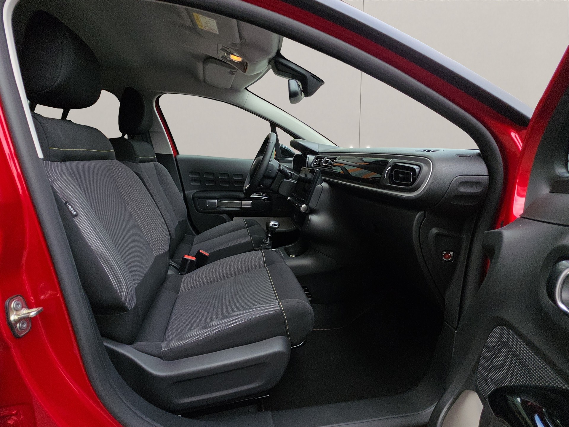 CITROEN C3 1.2i PureTech Shine-image-4