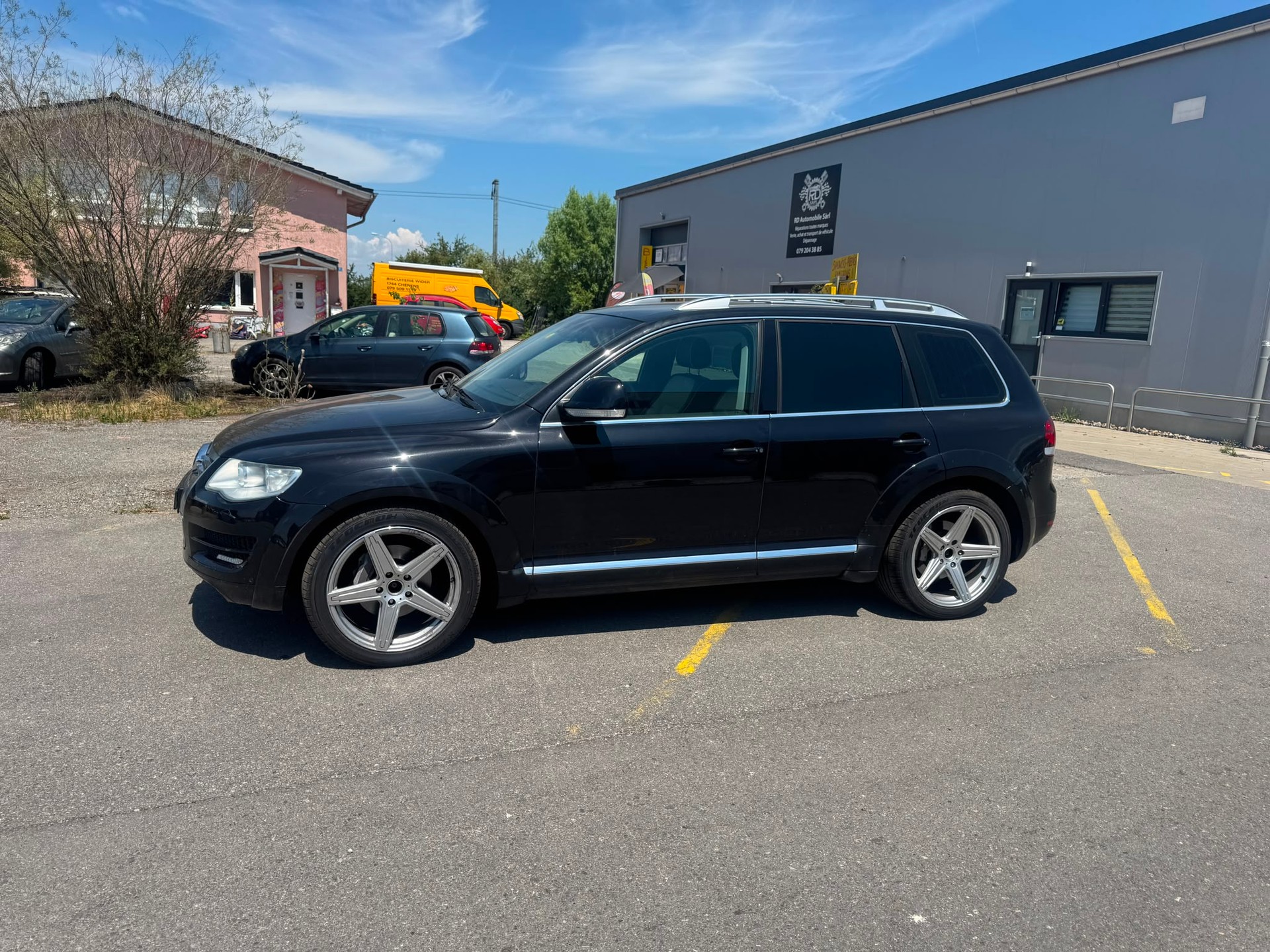 VW TOUAREG-showroom-element-1