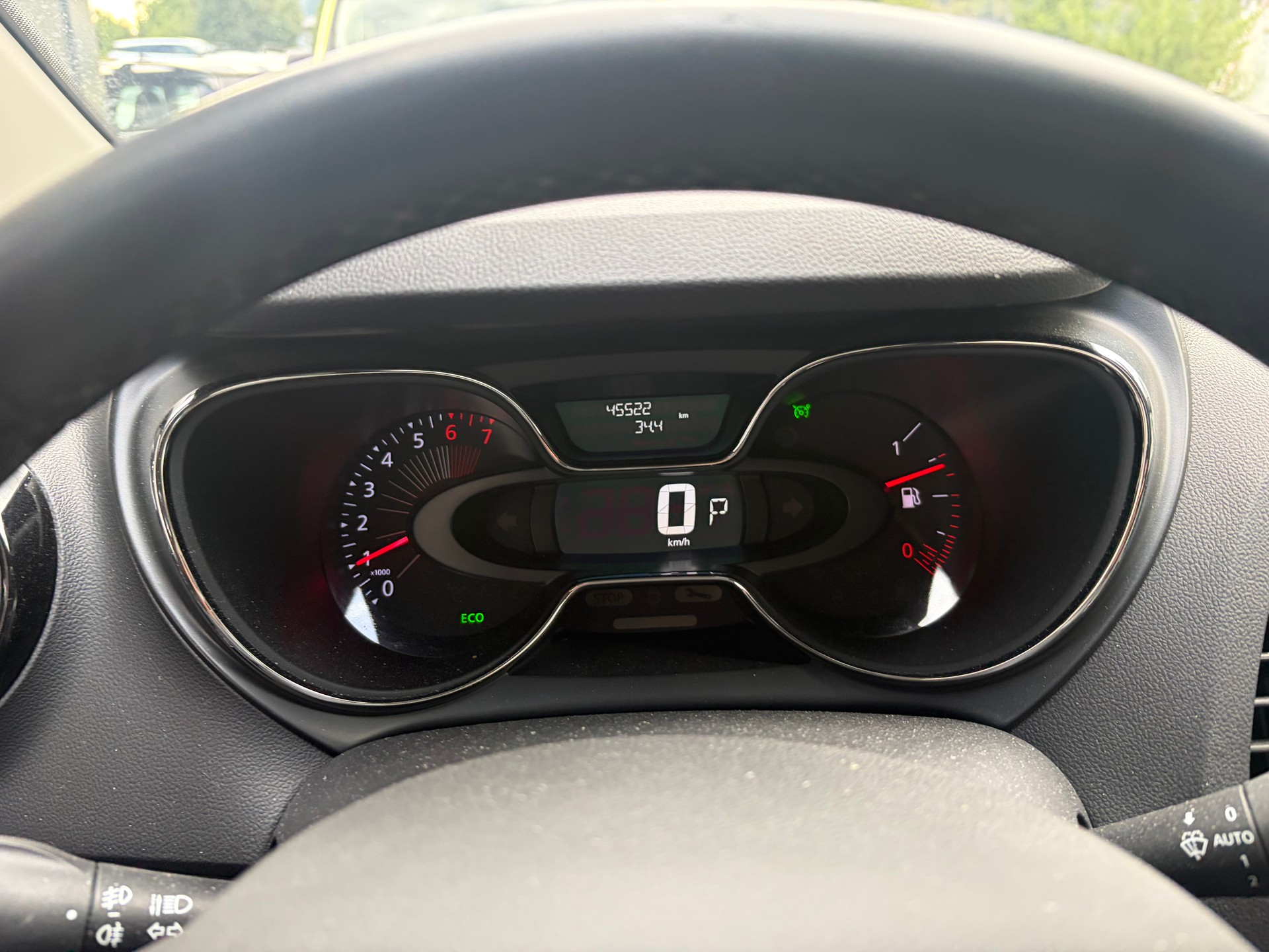 RENAULT Captur 1.2 T 16V Swiss Edition EDC-image-5