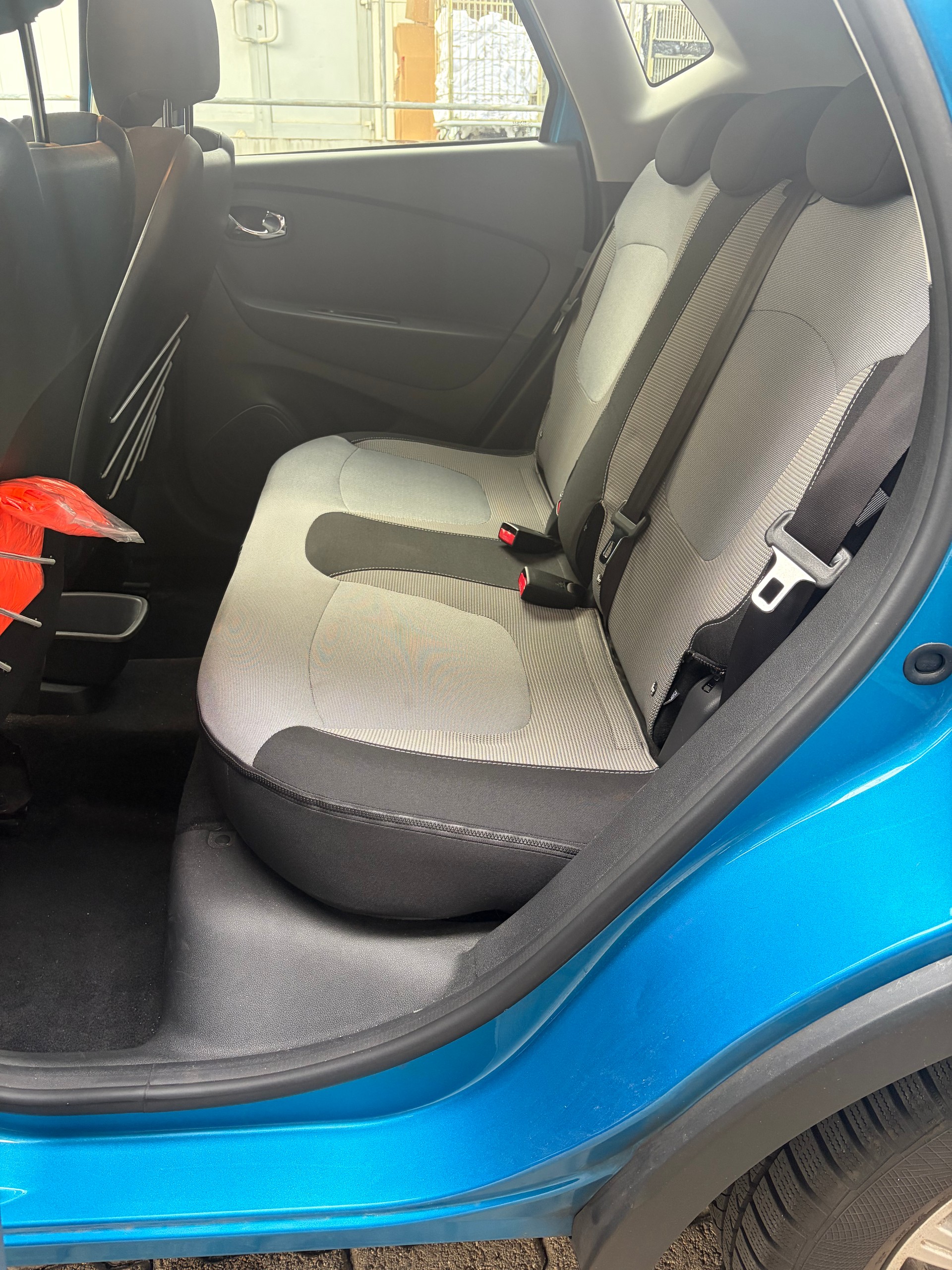 RENAULT Captur 1.2 T 16V Swiss Edition EDC-image-4