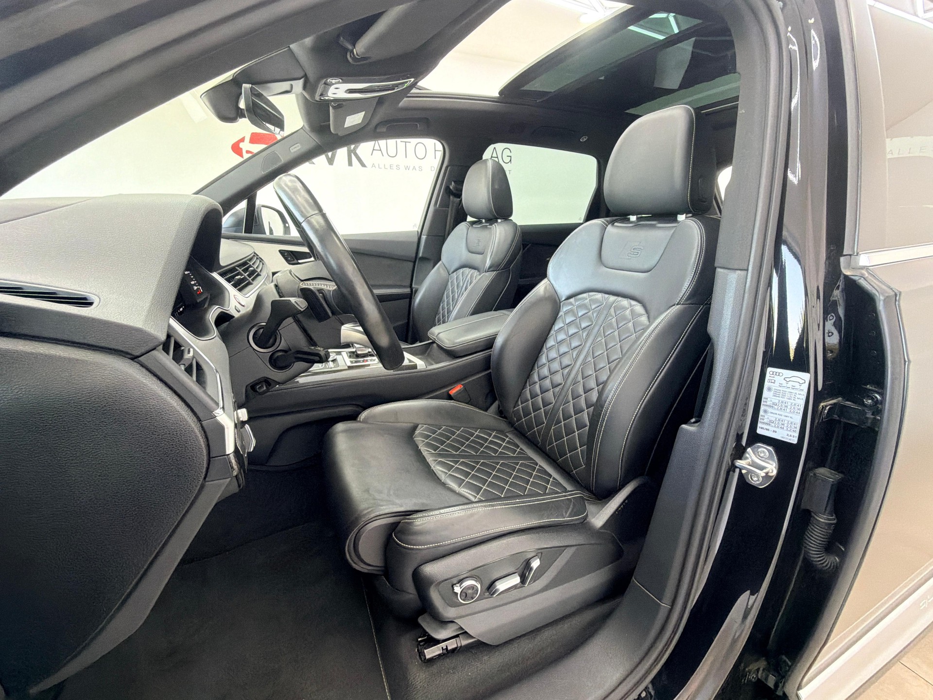 AUDI SQ7 4.0 TDI quattro tiptronic | 7 Plätze | Panorama | ABT-Felgen | Vollaustattung |-image-13