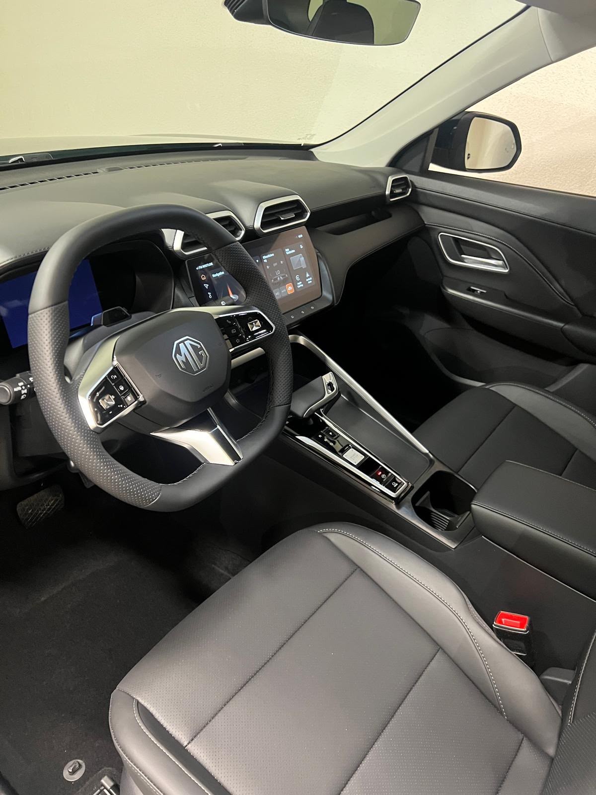 MG ZS 1.5 HEV Luxury-image-9