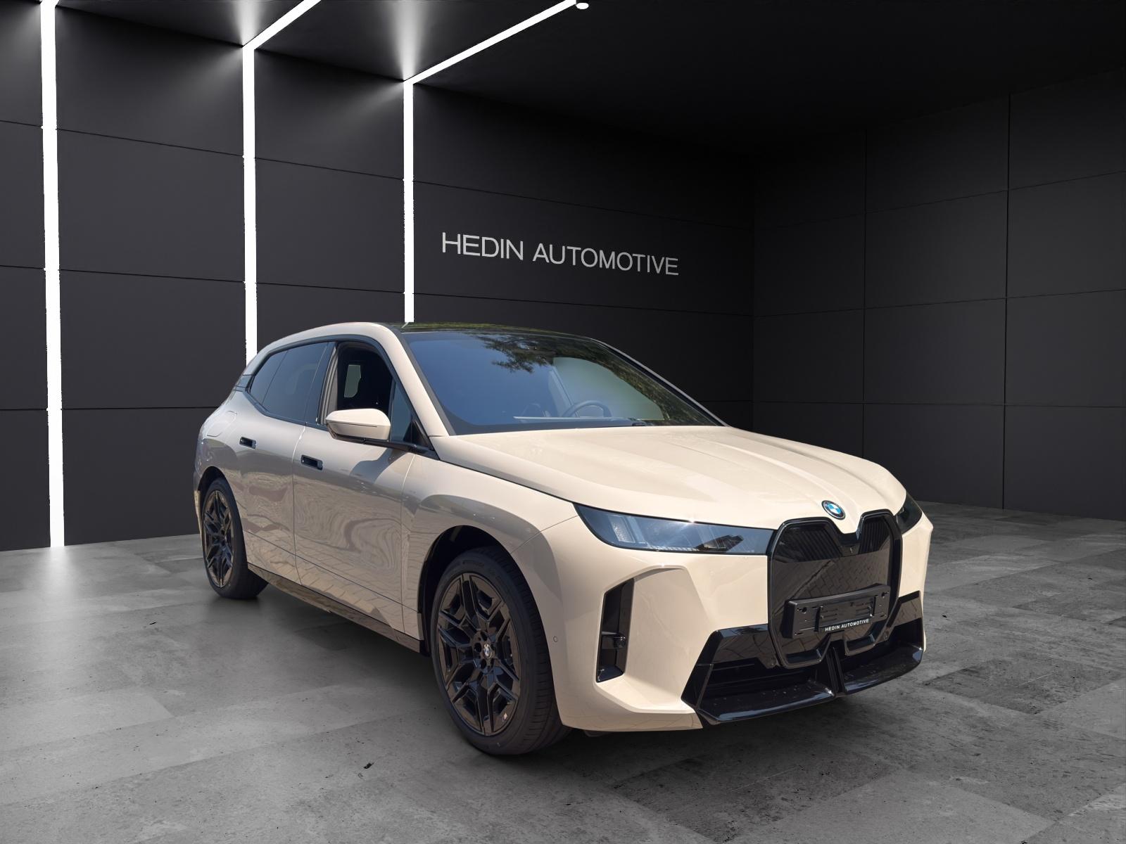 BMW iX xDrive60-image-17