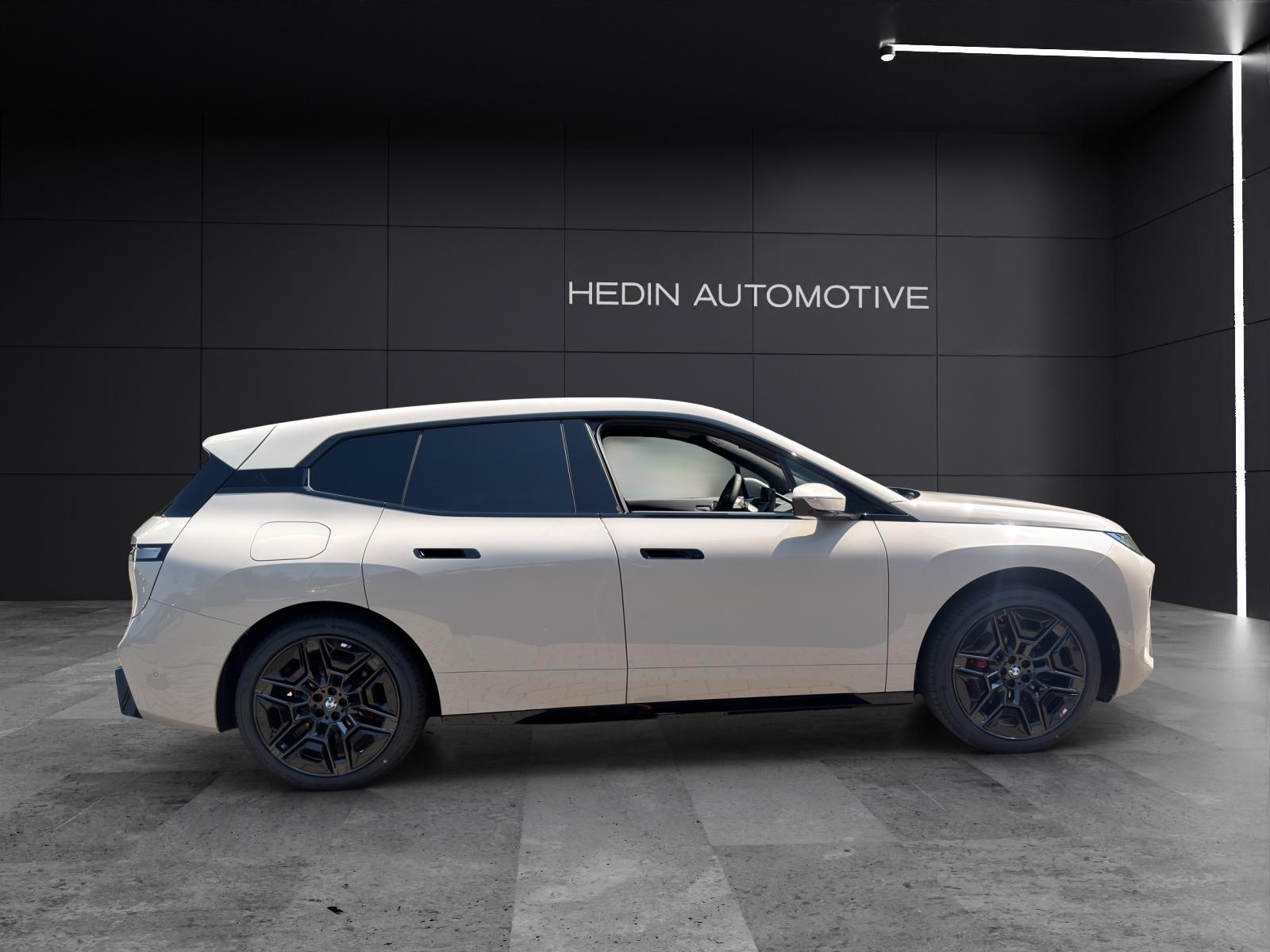 BMW iX xDrive60-image-16