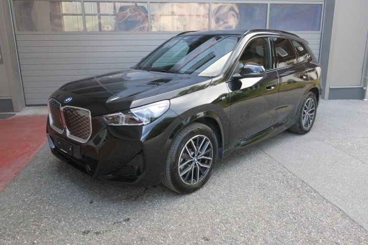 BMW iX1 xDrive 30 M Sport