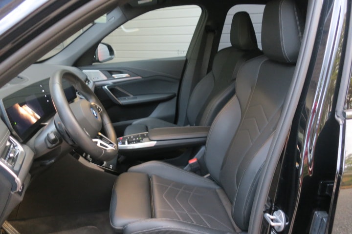 BMW iX1 xDrive 30 M Sport-image-5